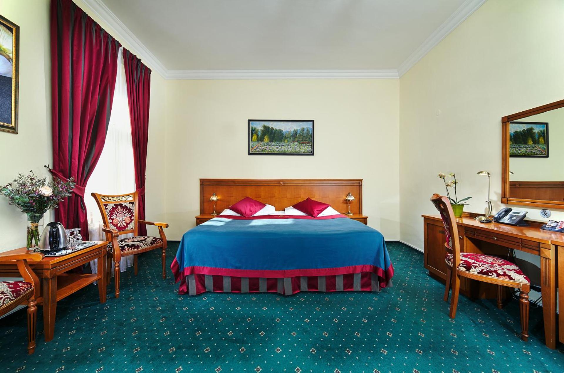 Available room thumbnail 6