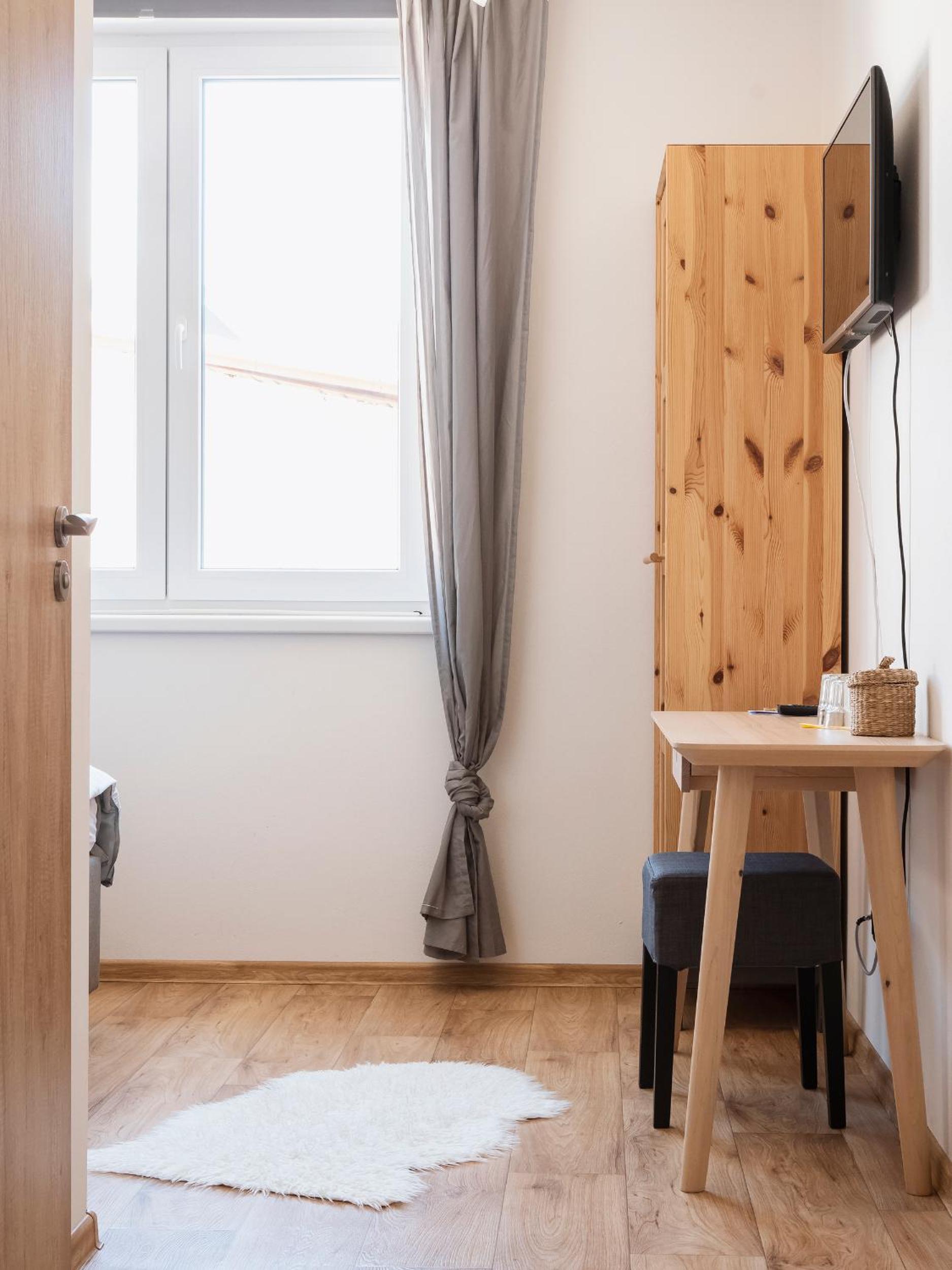 Budget Double Room photo 2