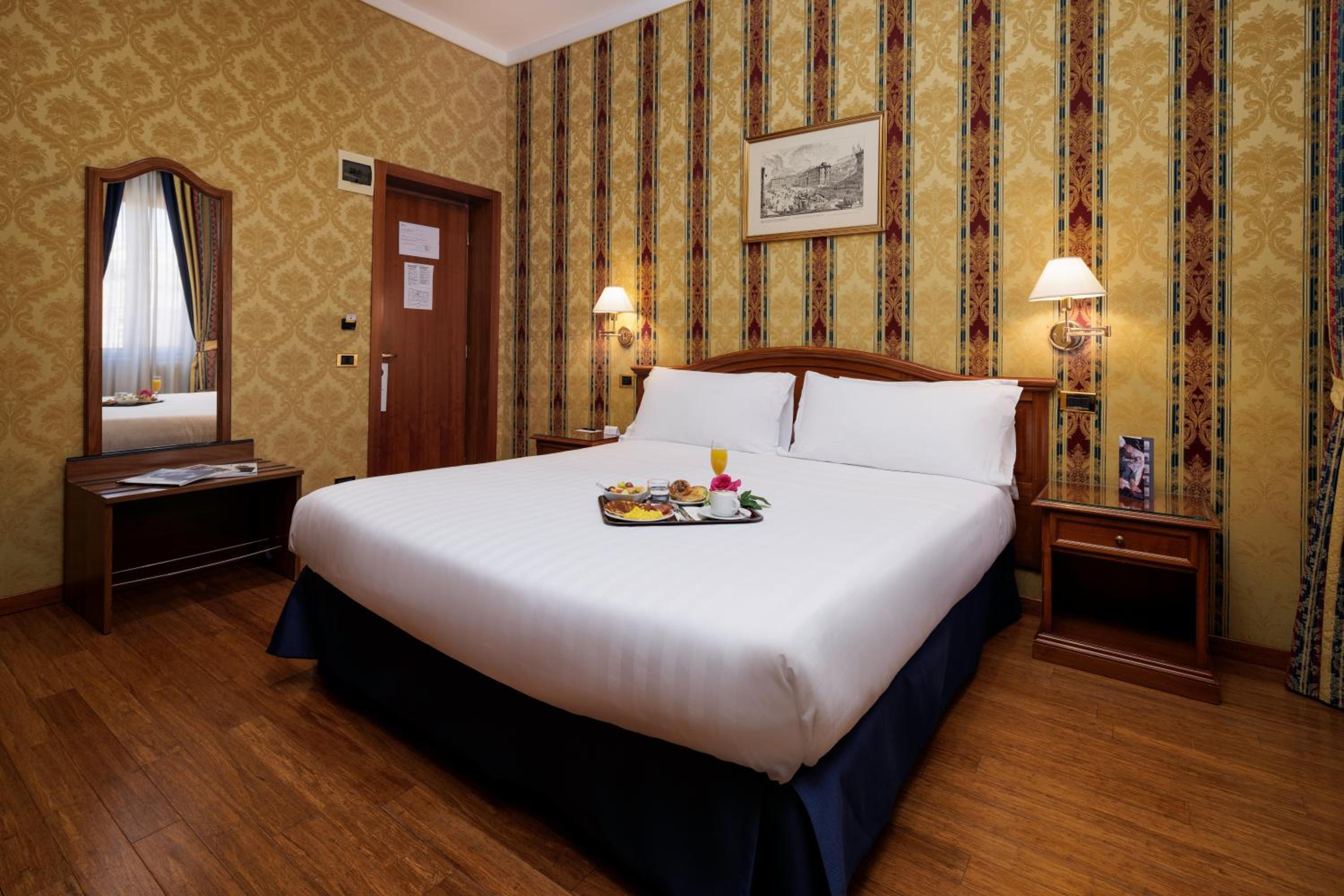 Standard King Room - Non-Smoking