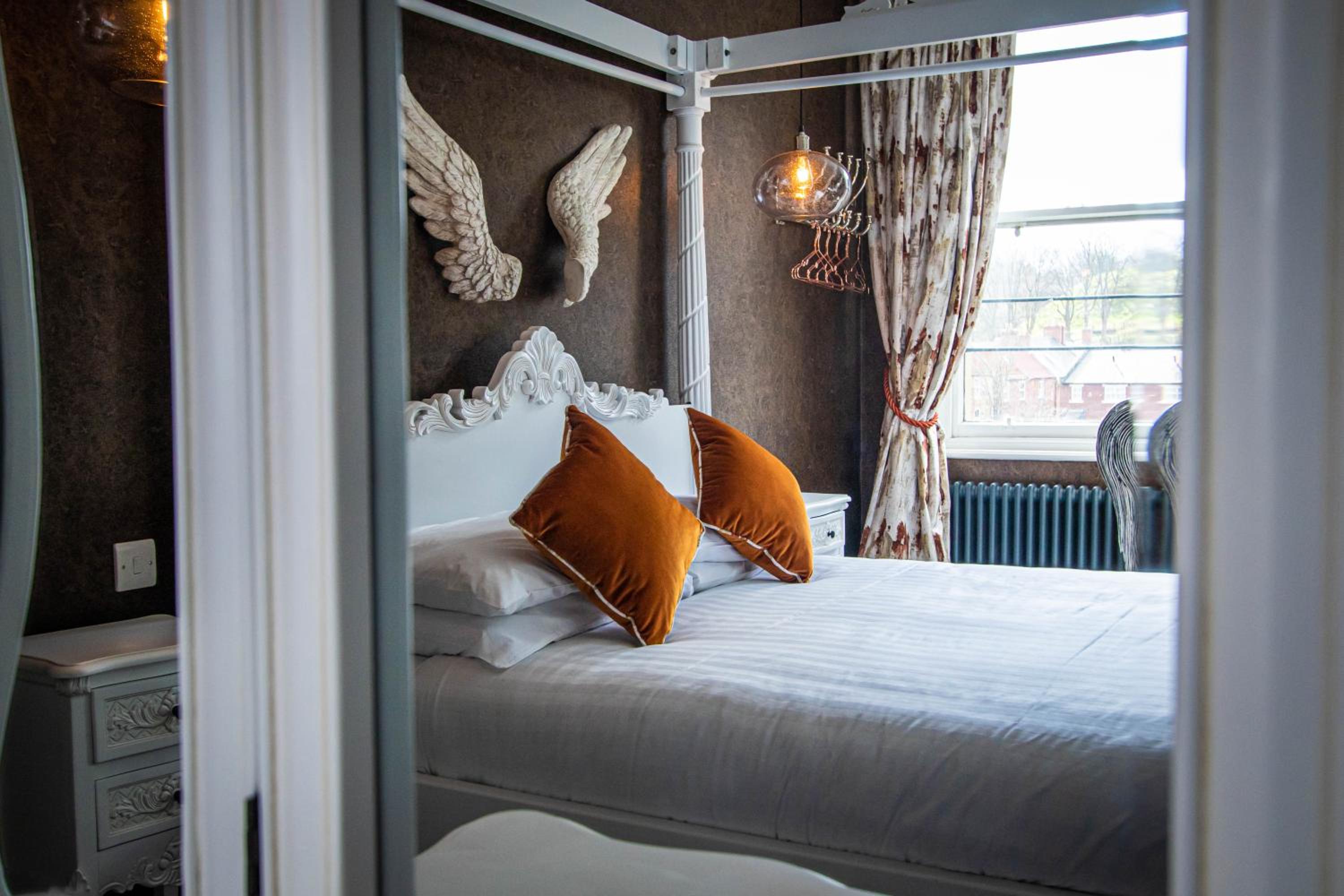 Double Room with Private Bathroom - Photo 15