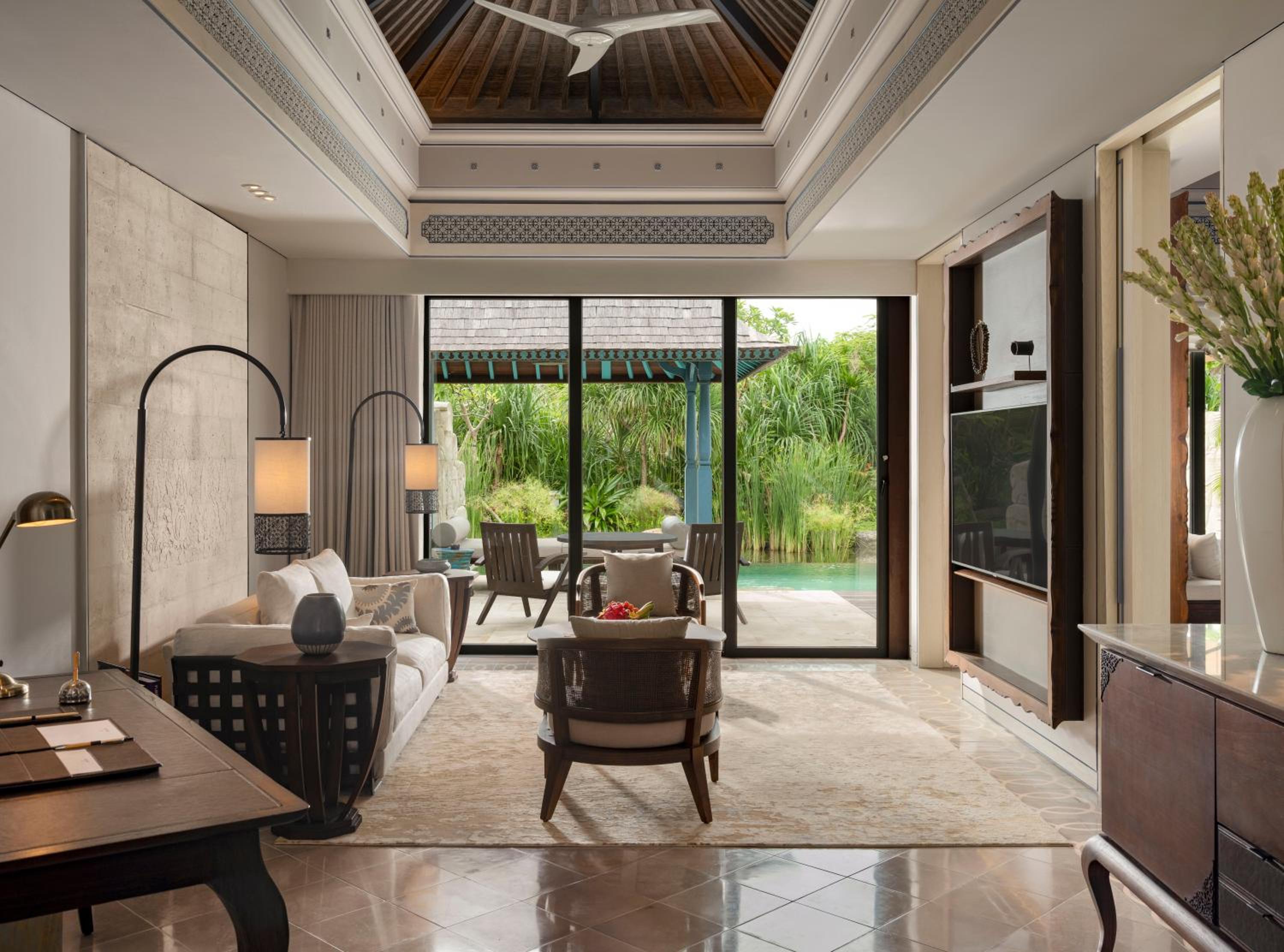 Garden Oasis Villa with Private Pool - Photo 1