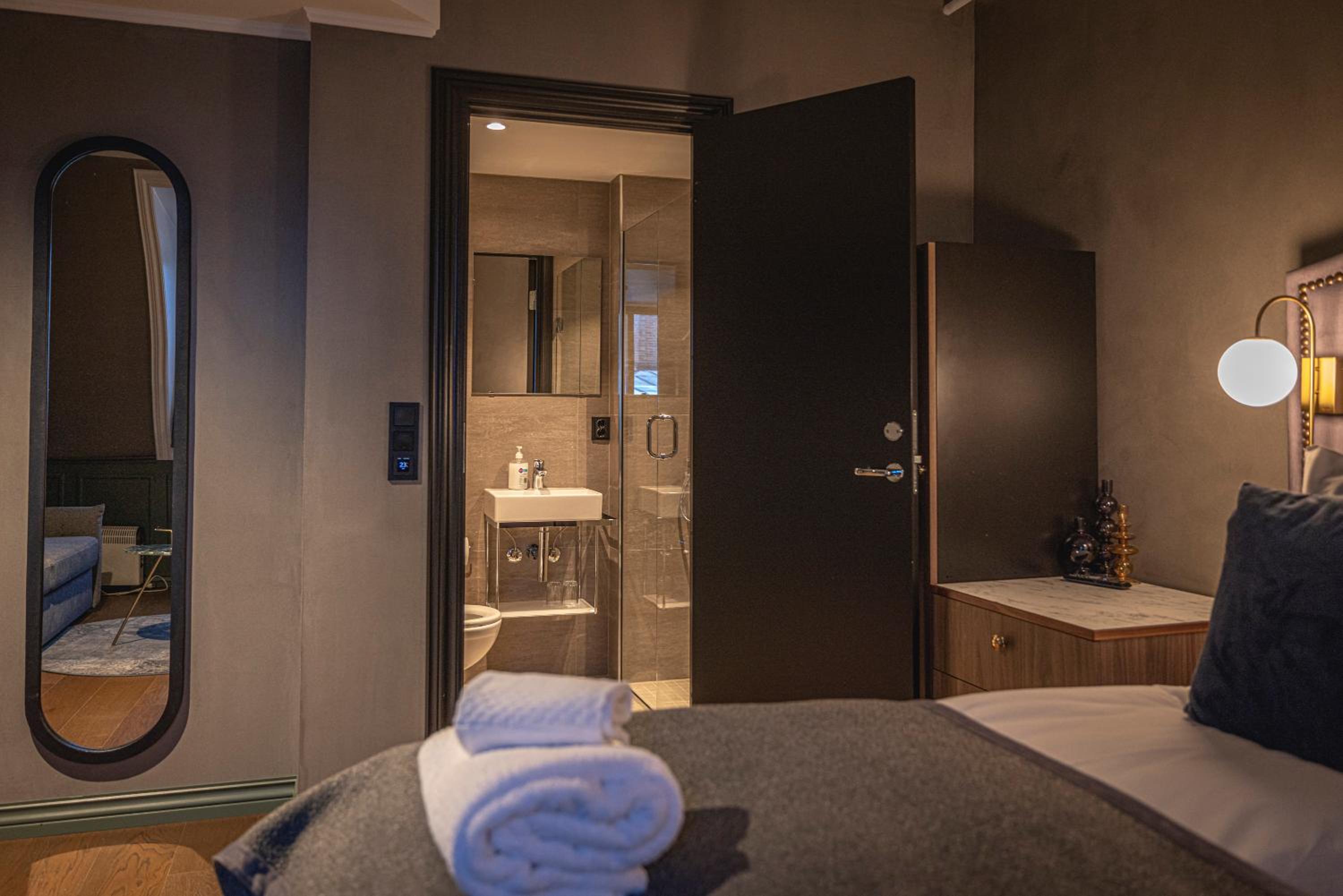 Double Room - Photo 3