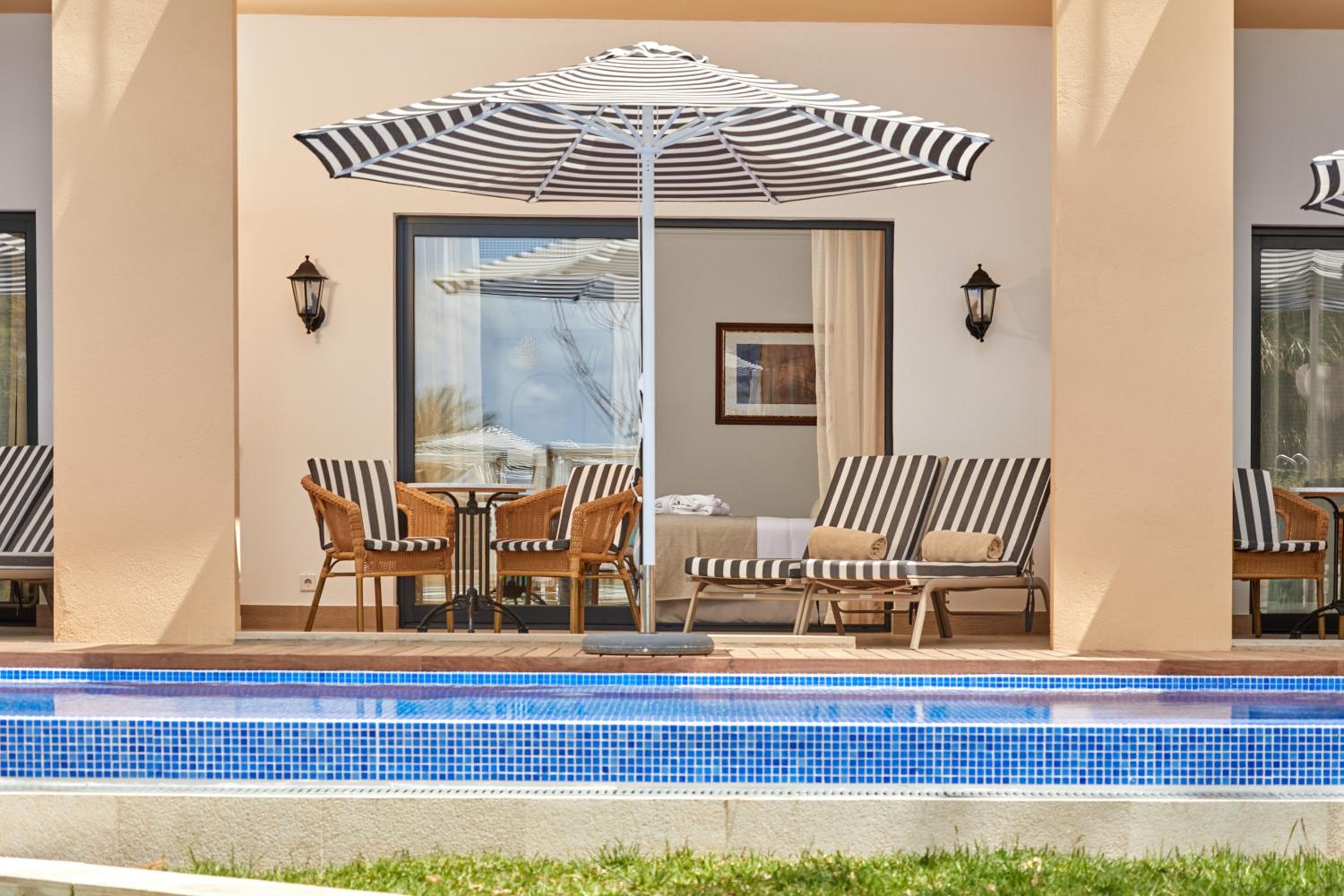 Club Preferido con Acceso Directo a la Piscina y Vista al Mar Club Preferido con Acceso Directo a la Piscina y Vista al Mar