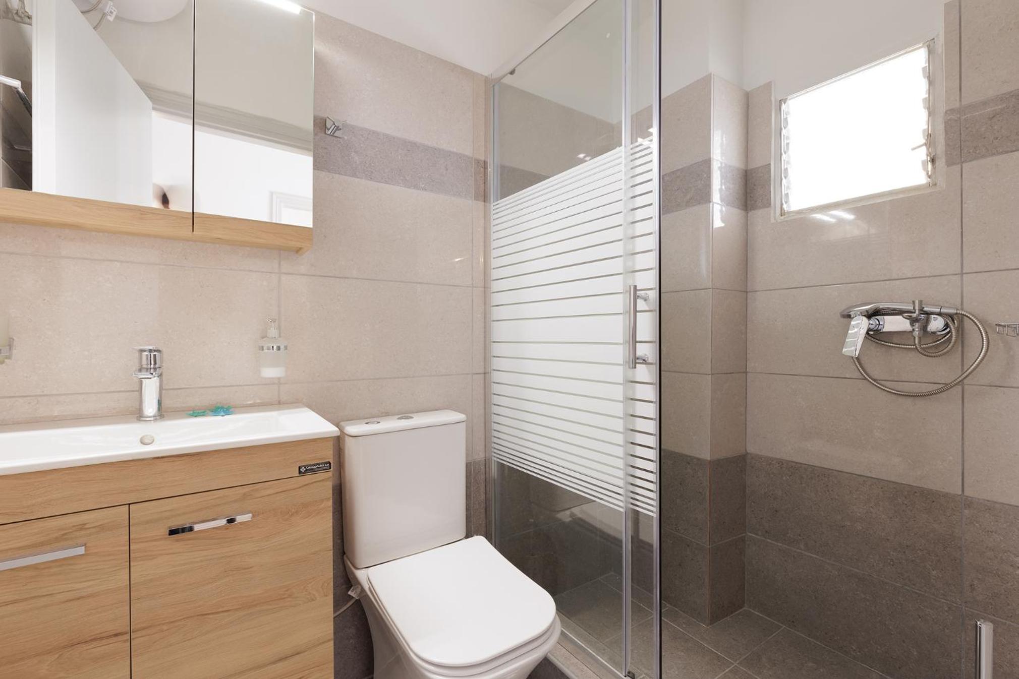 Two-Bedroom Apartment with Sea View Balcony photo 3