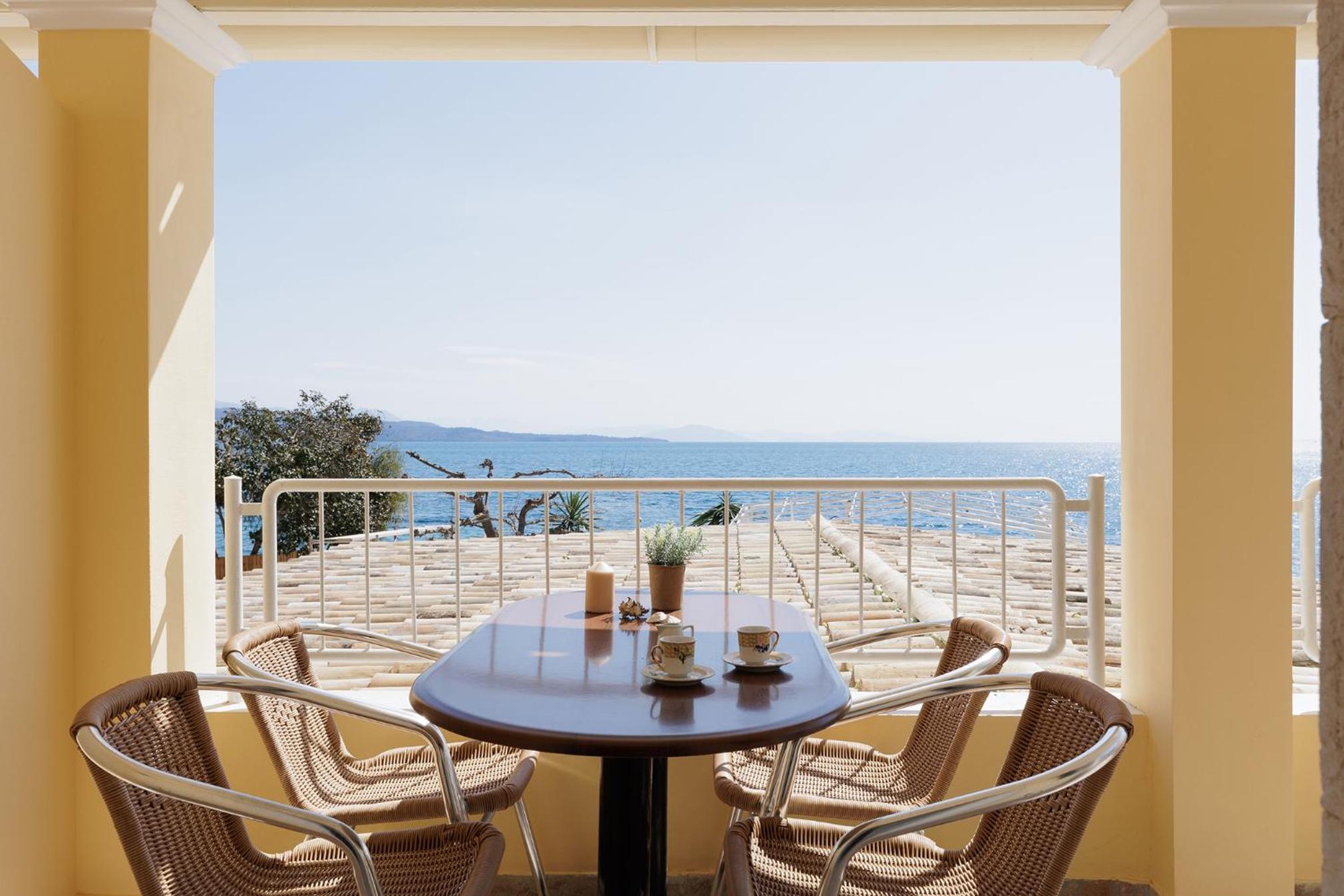 Two-Bedroom Apartment with Sea View Balcony photo 2