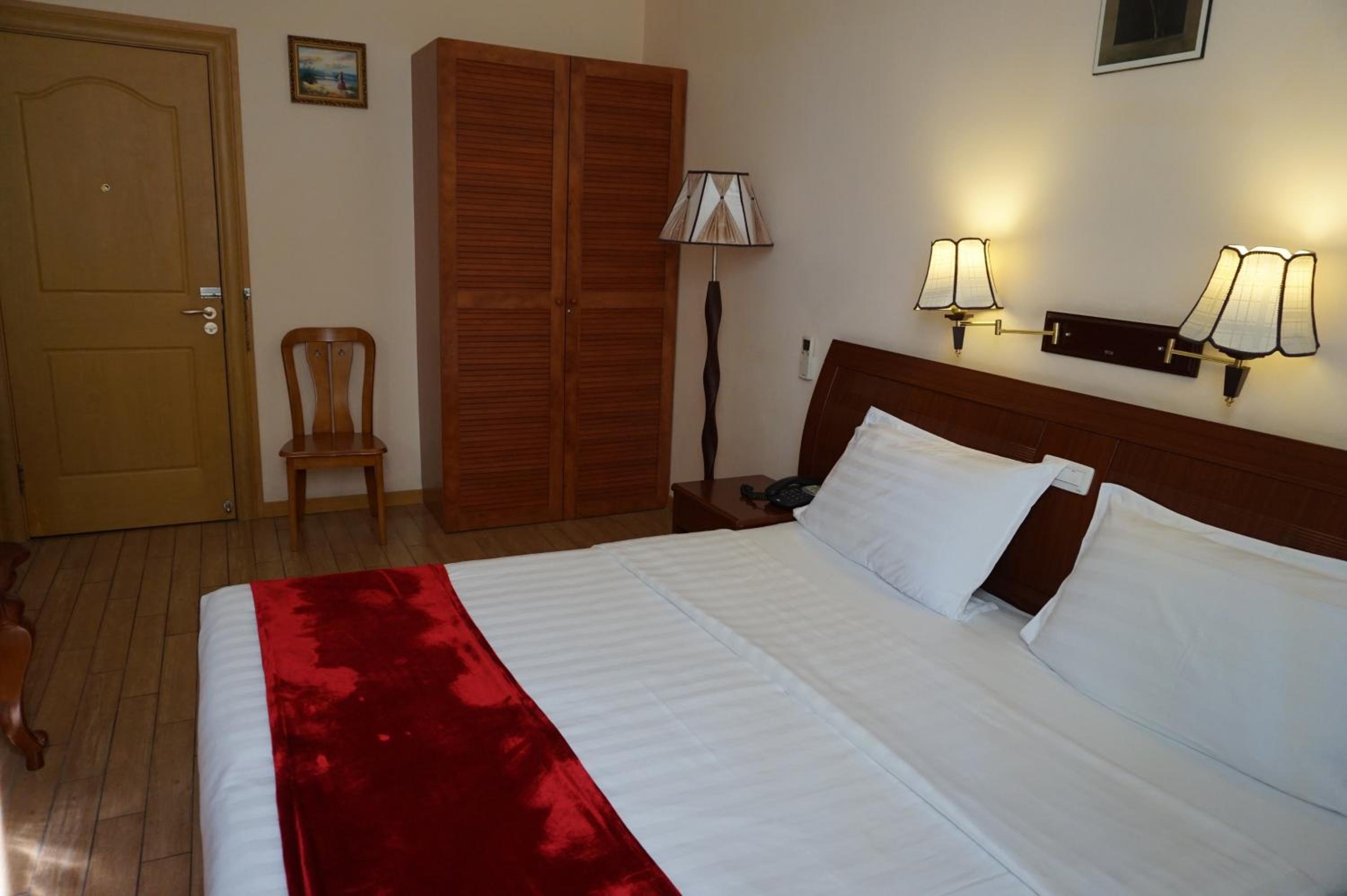 Double Room - Photo 3