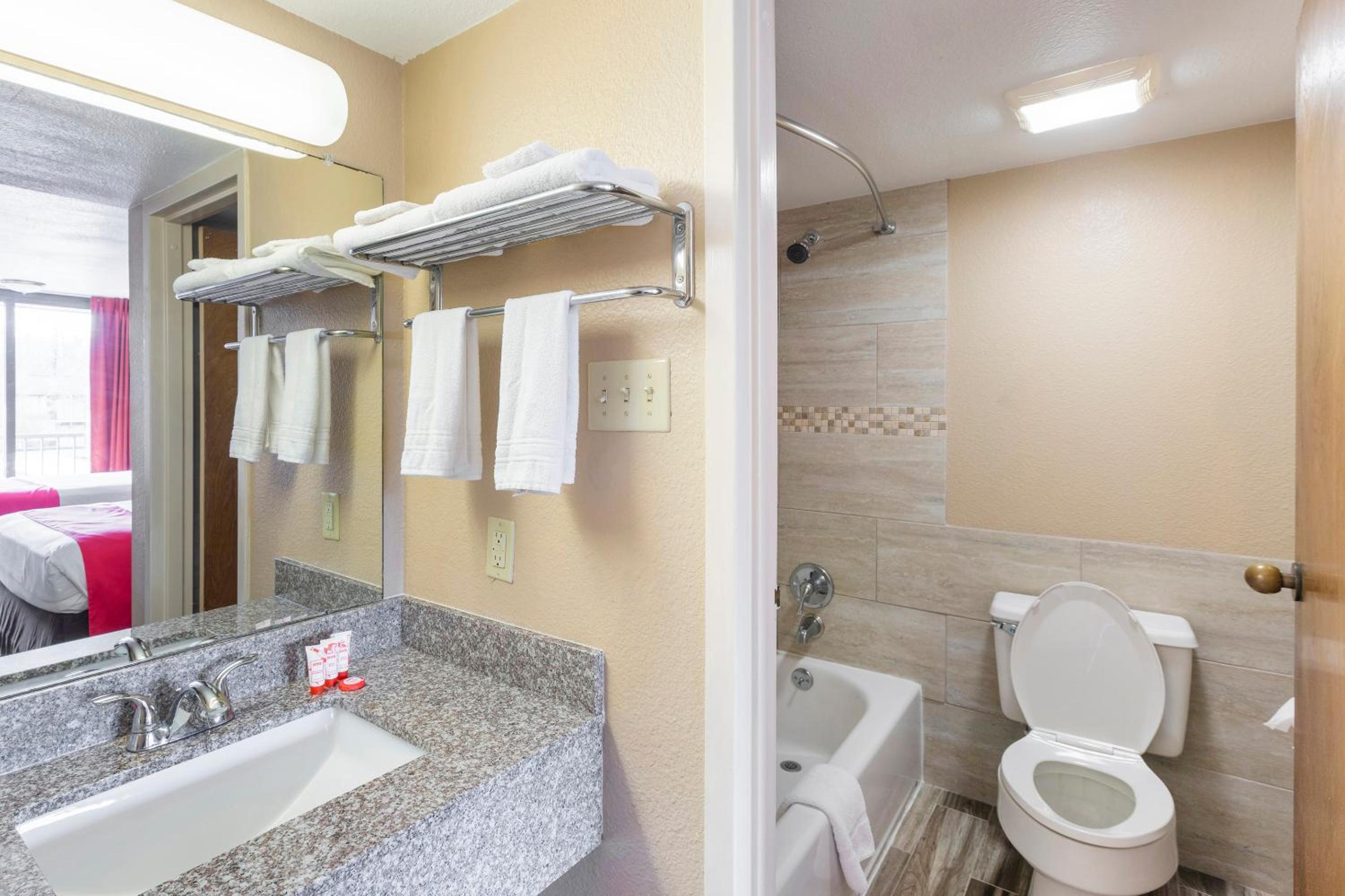 Double Room - Photo 4