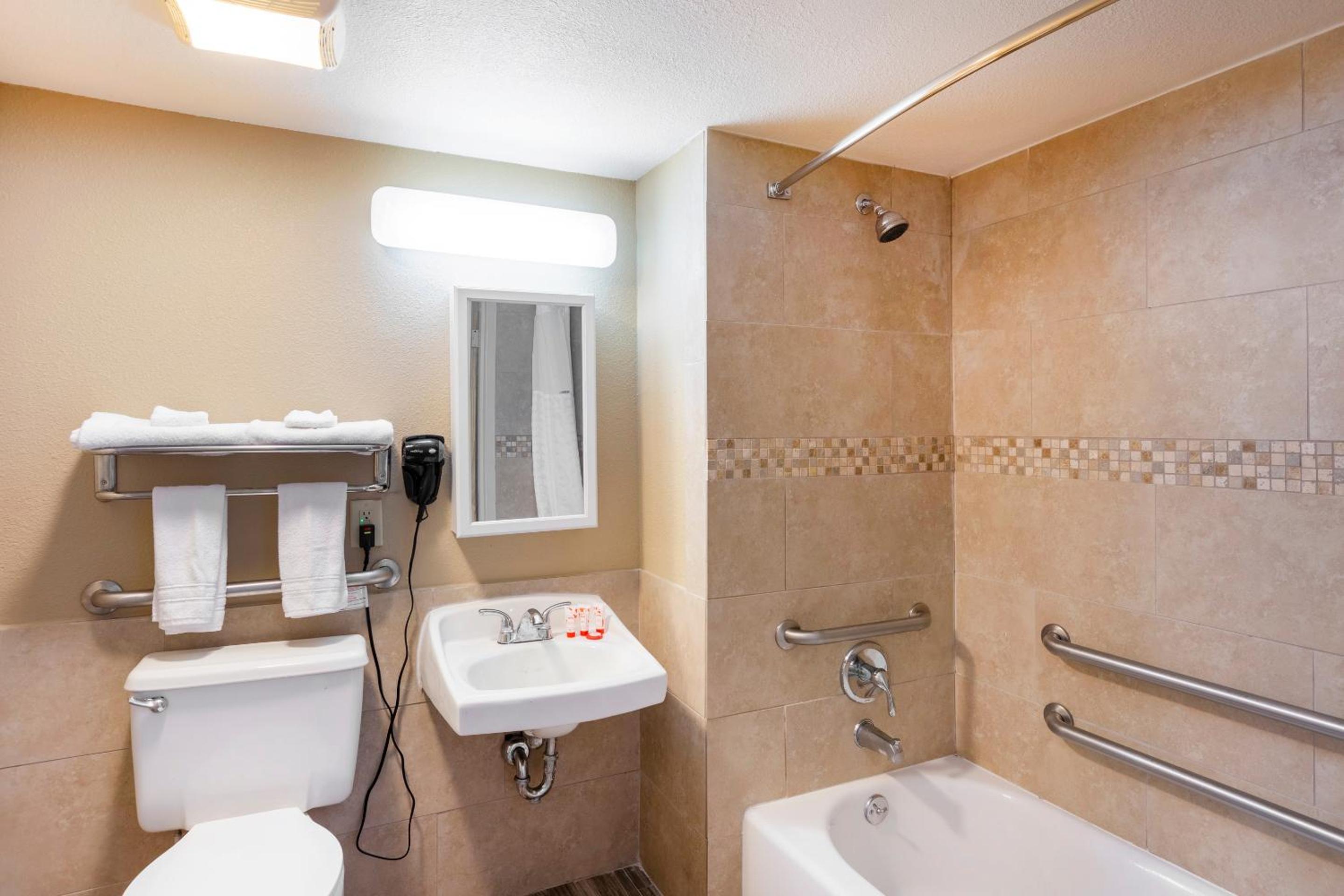 Double Room - Disability Access - Photo 2