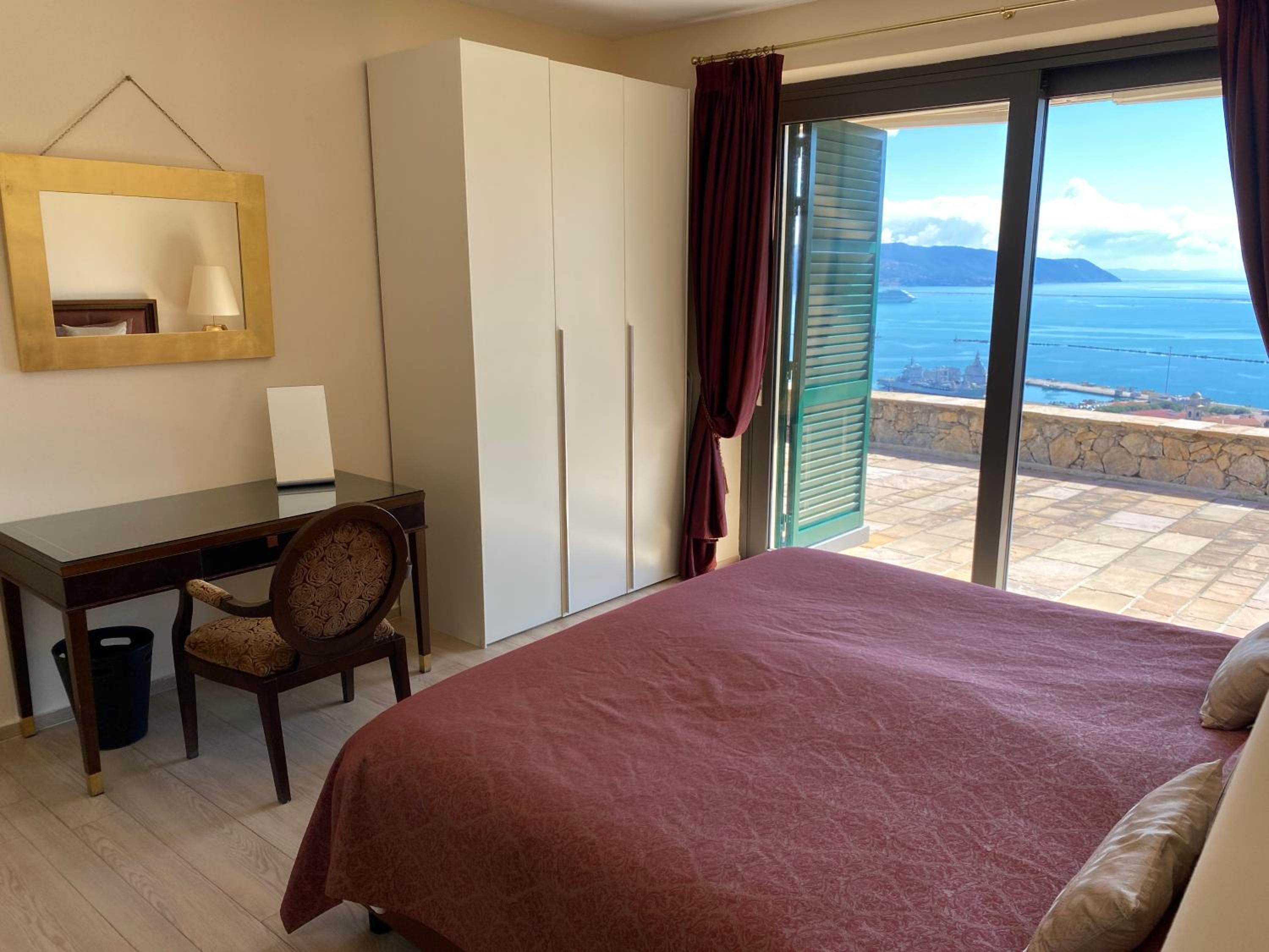 Suite with Sea View photo 1