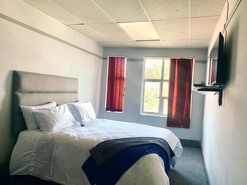Budget Double Room - Photo 1