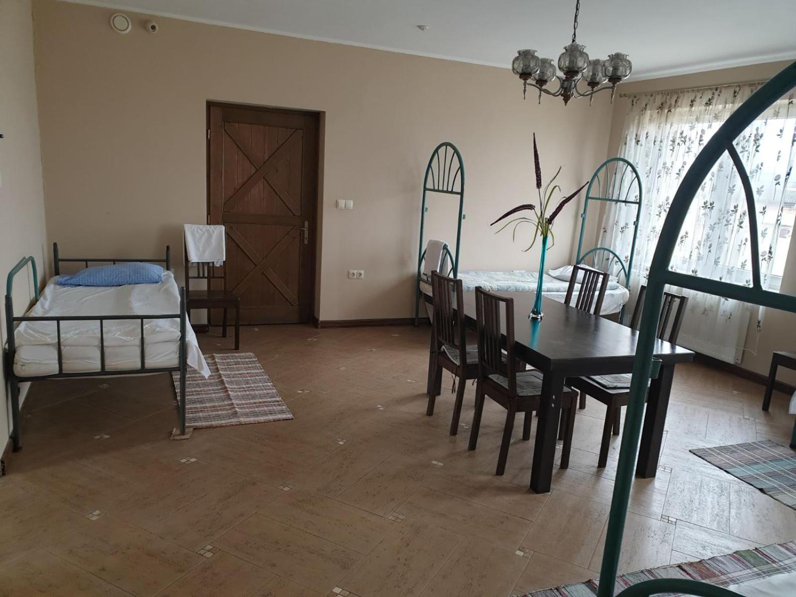 6-Bed Mixed Dormitory Room photo 2