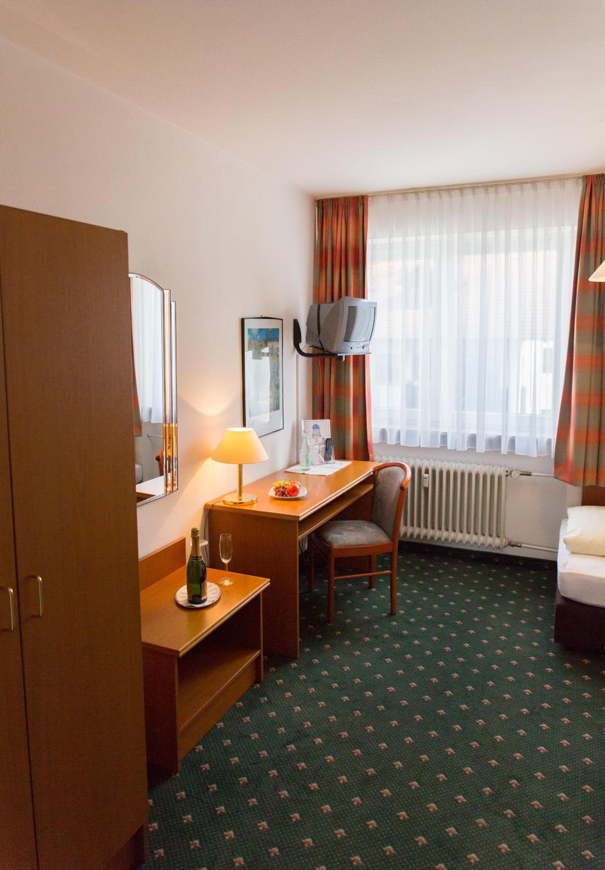 Single Room photo 2