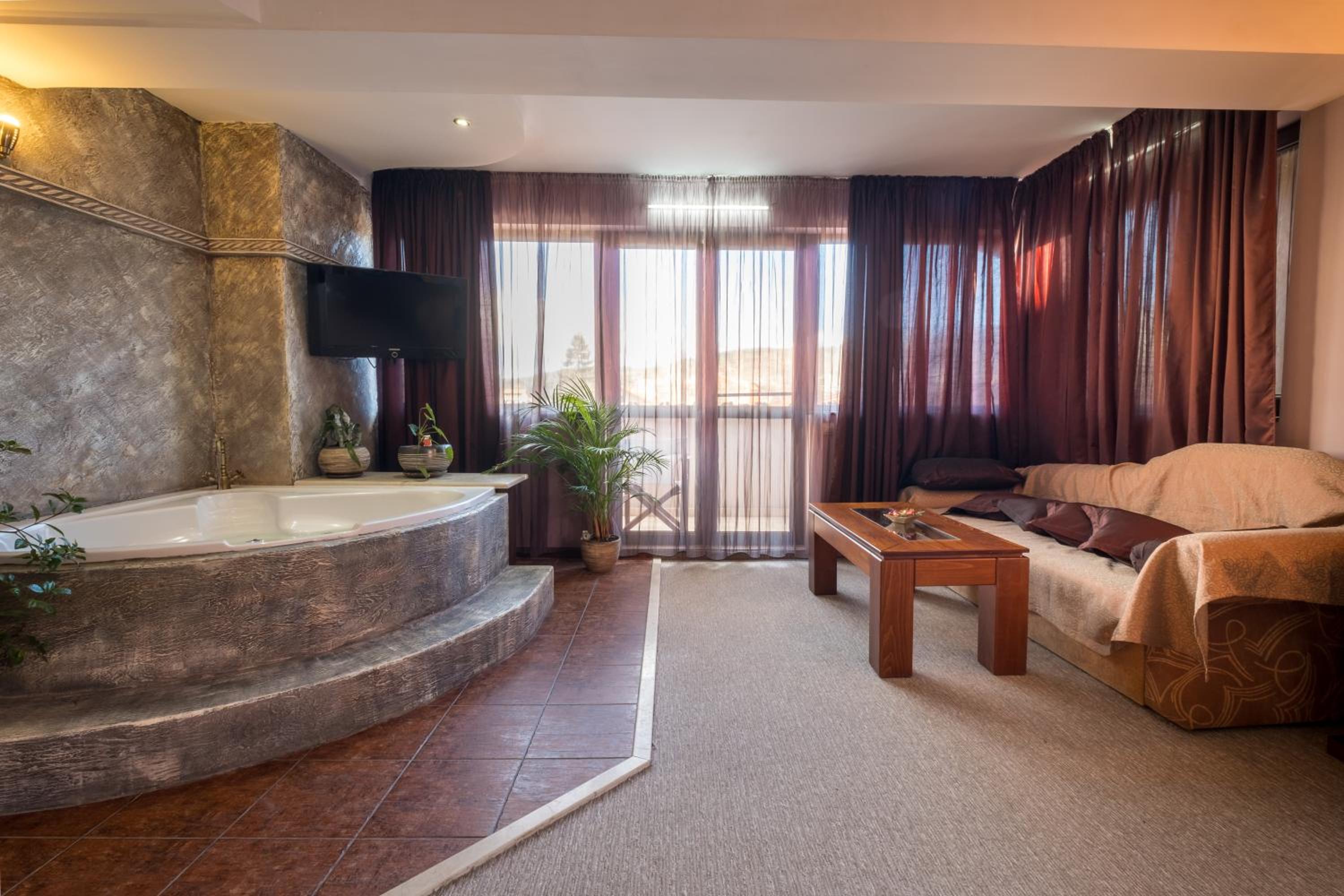 King Suite with Spa Bath photo 1