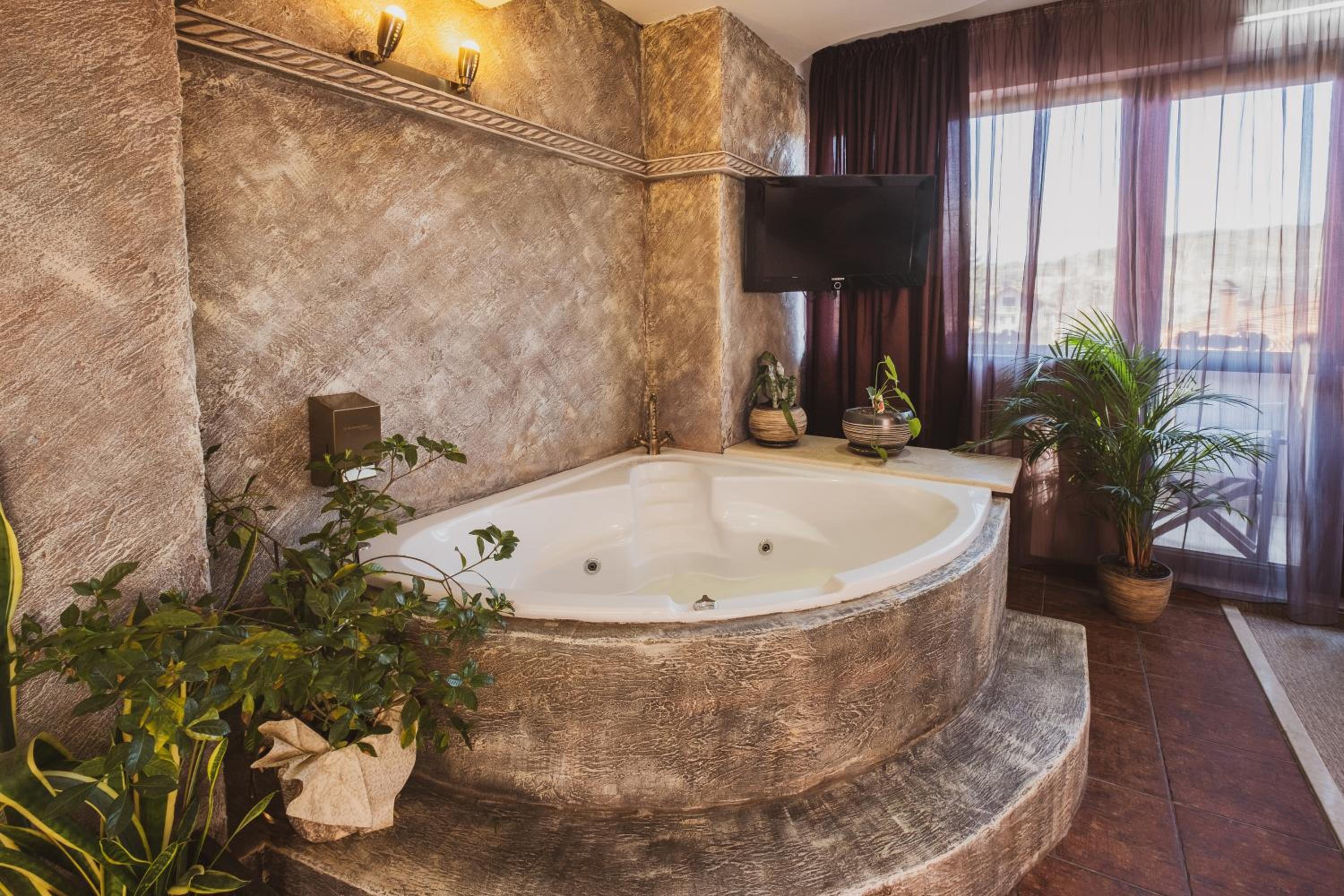 King Suite with Spa Bath photo 2