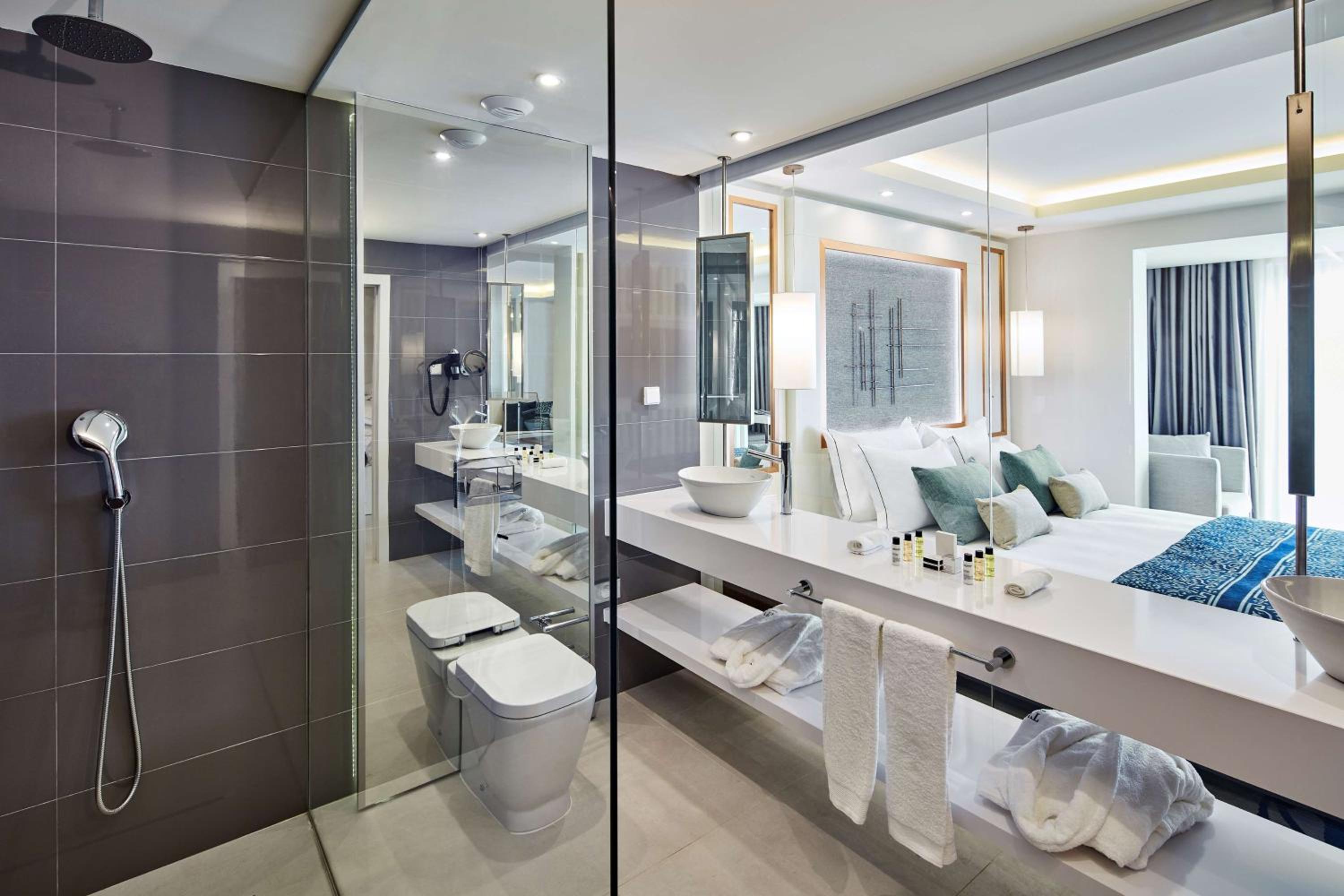 Deluxe Room with Ocean View and Terrace