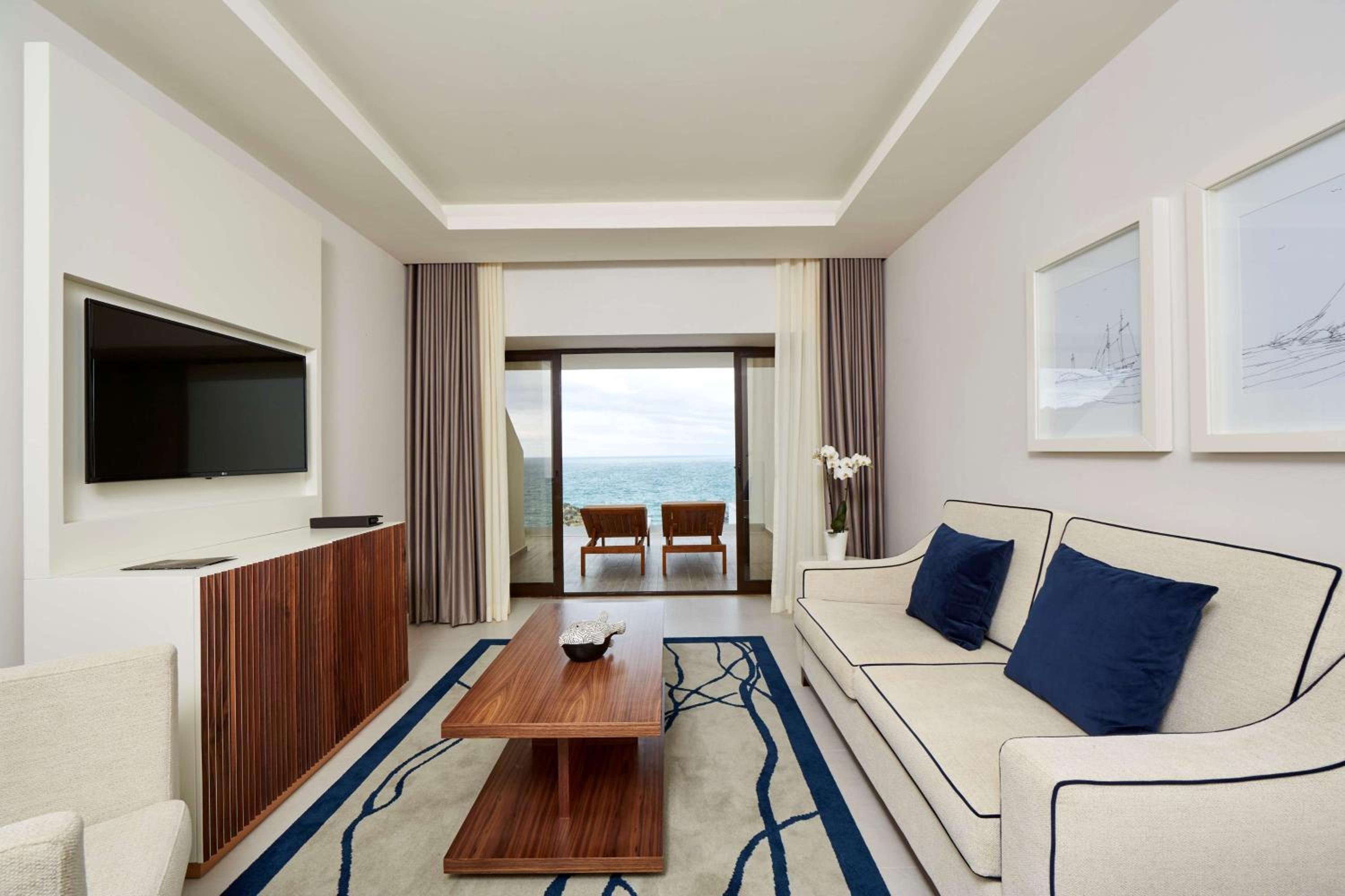 Family Deluxe With Sea View thumbnail 6