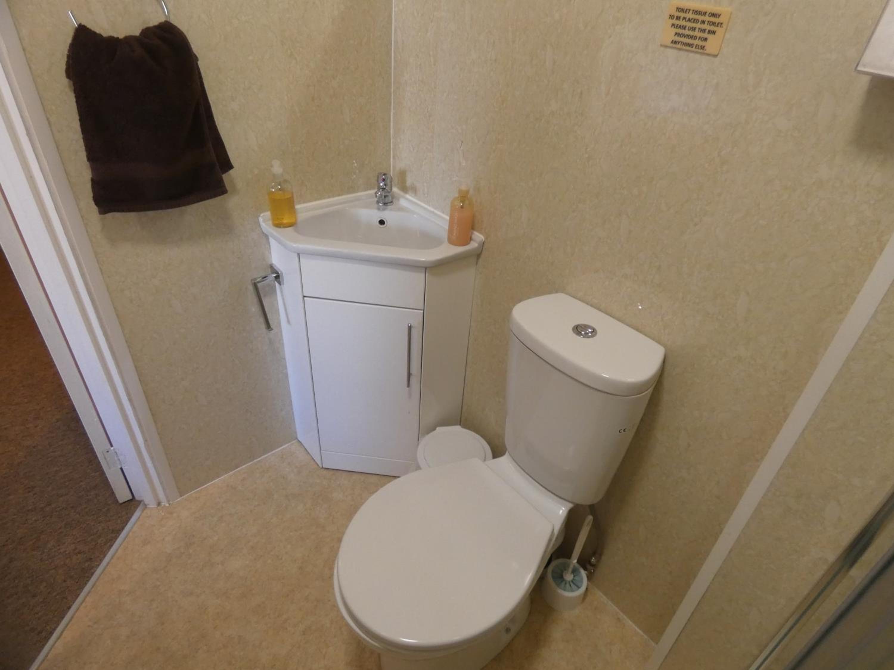 Double Room (Room Only) - Photo 3