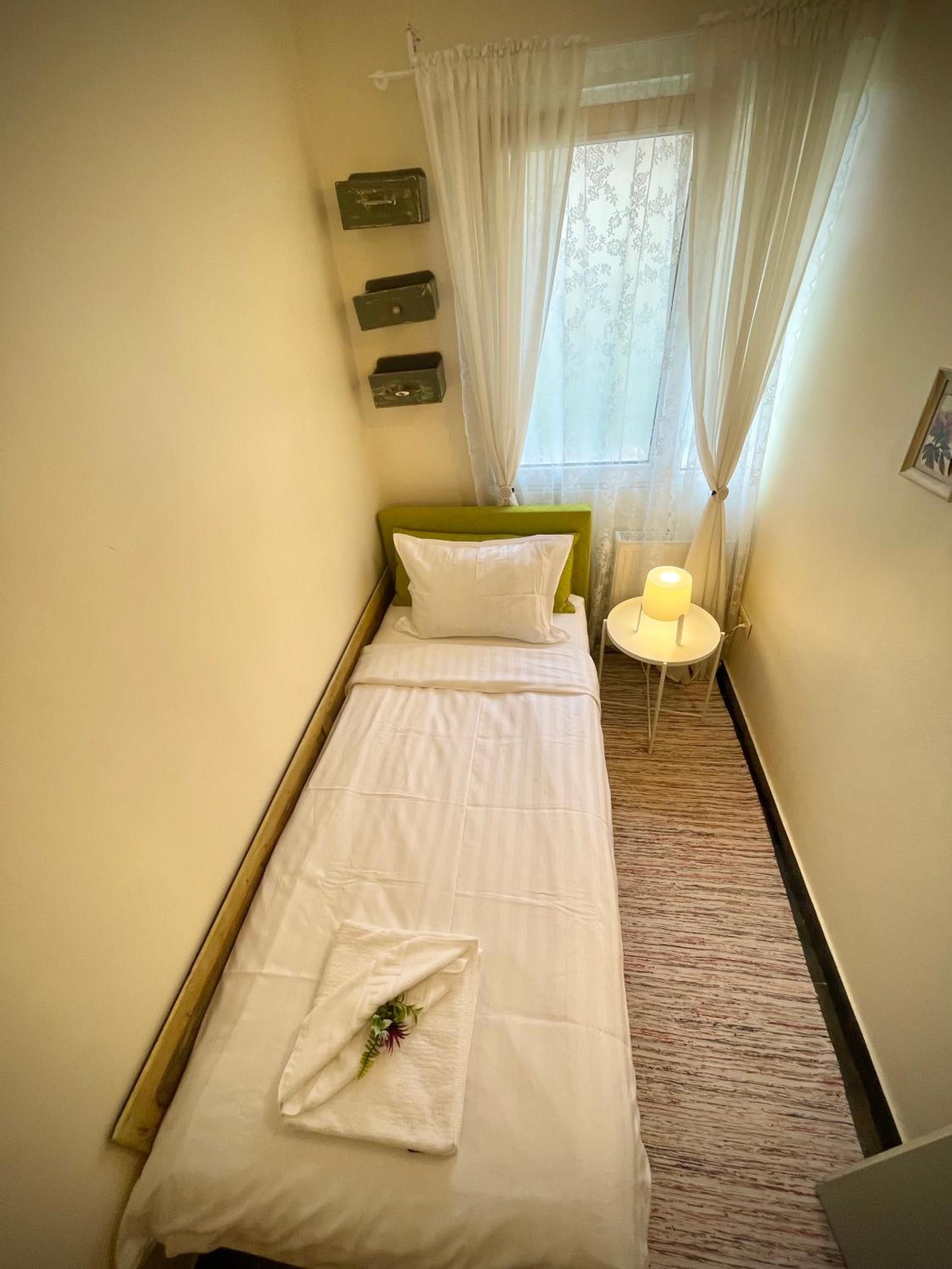 Two-Bedroom Apartment - Photo 31