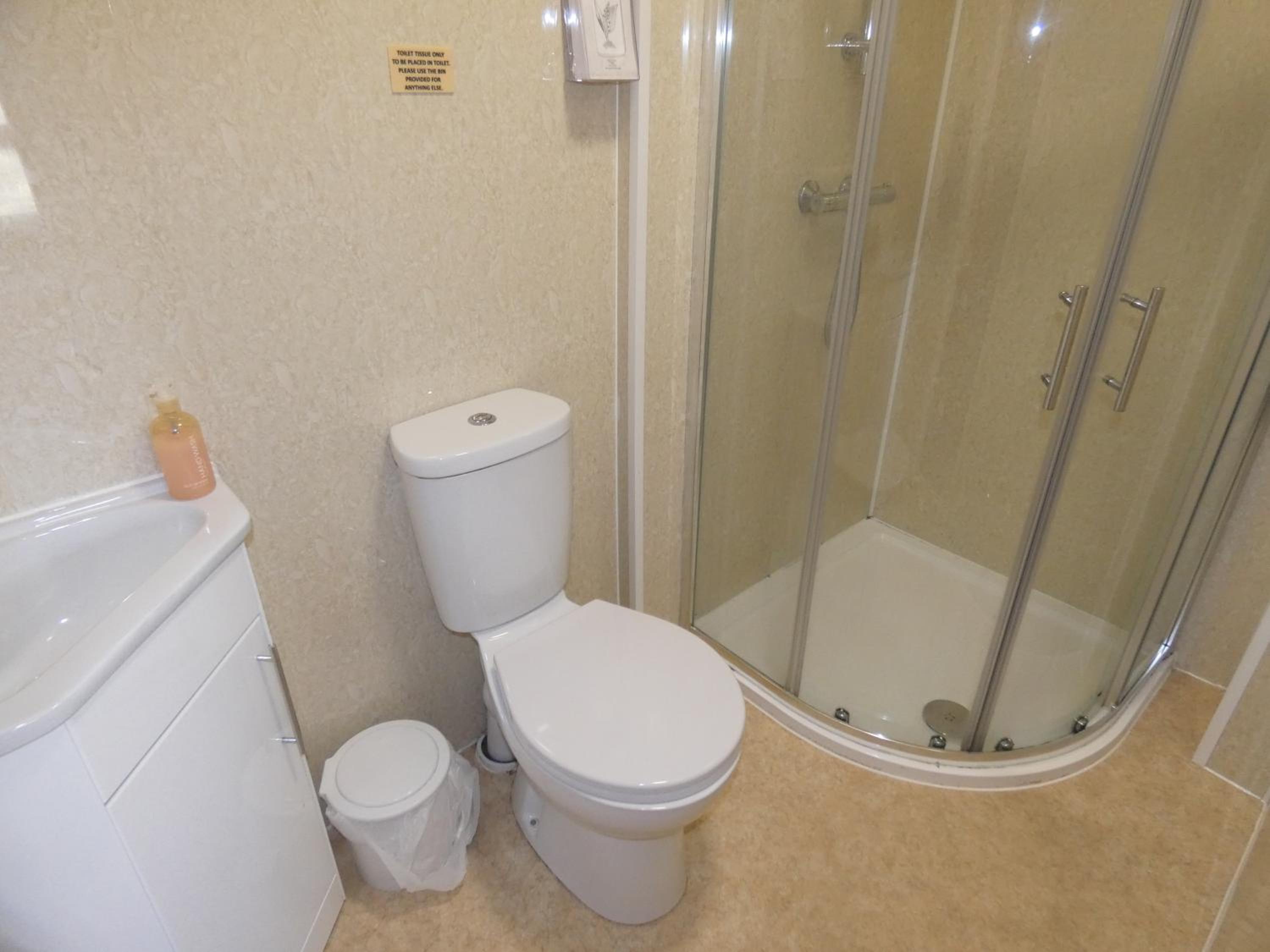 Double Room (Room Only) - Photo 5