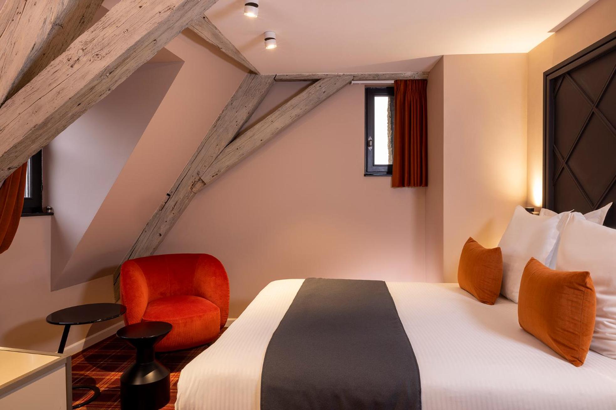 Standard Double Room - Photo 10