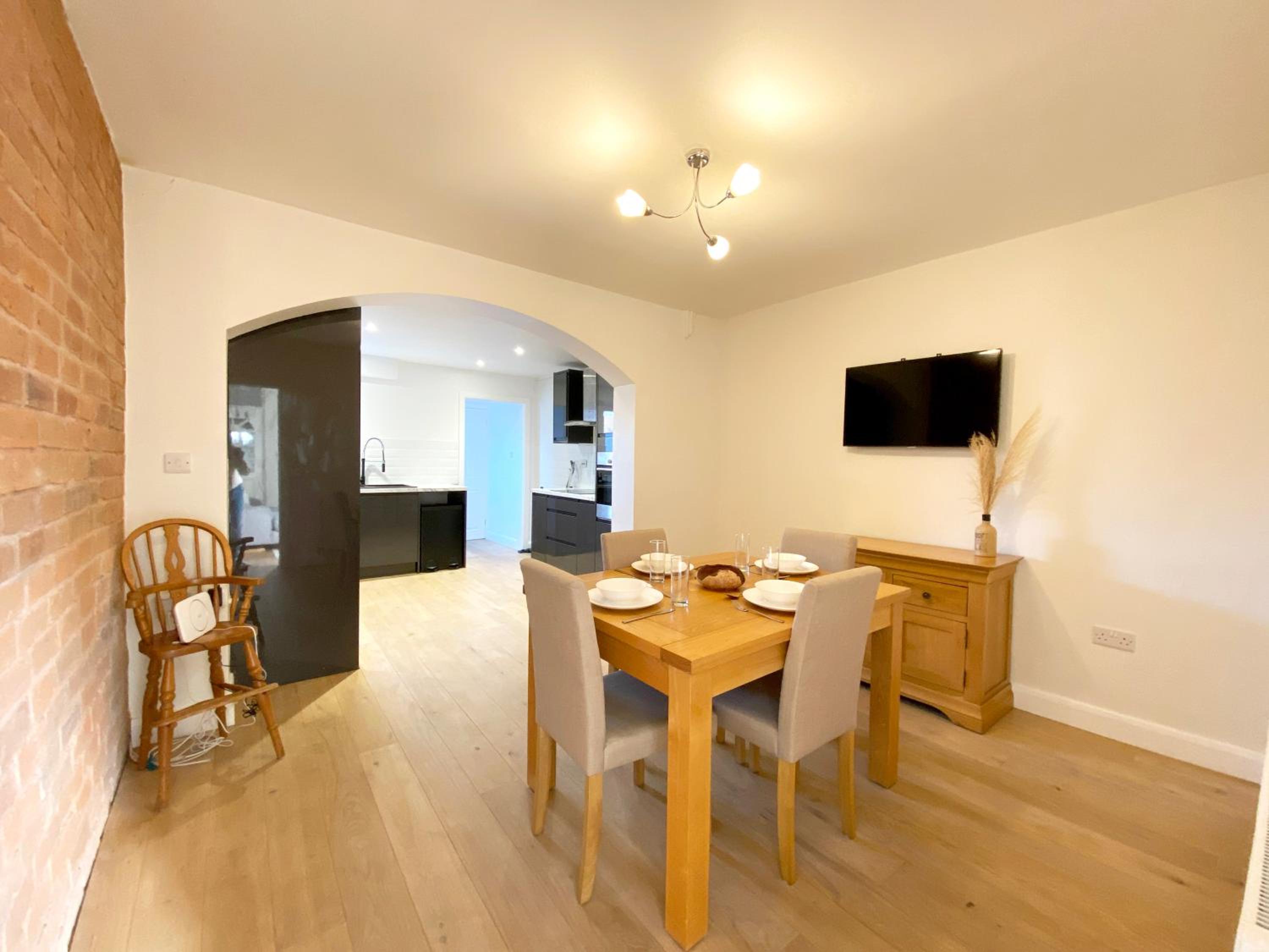 Two-Bedroom House - Photo 24