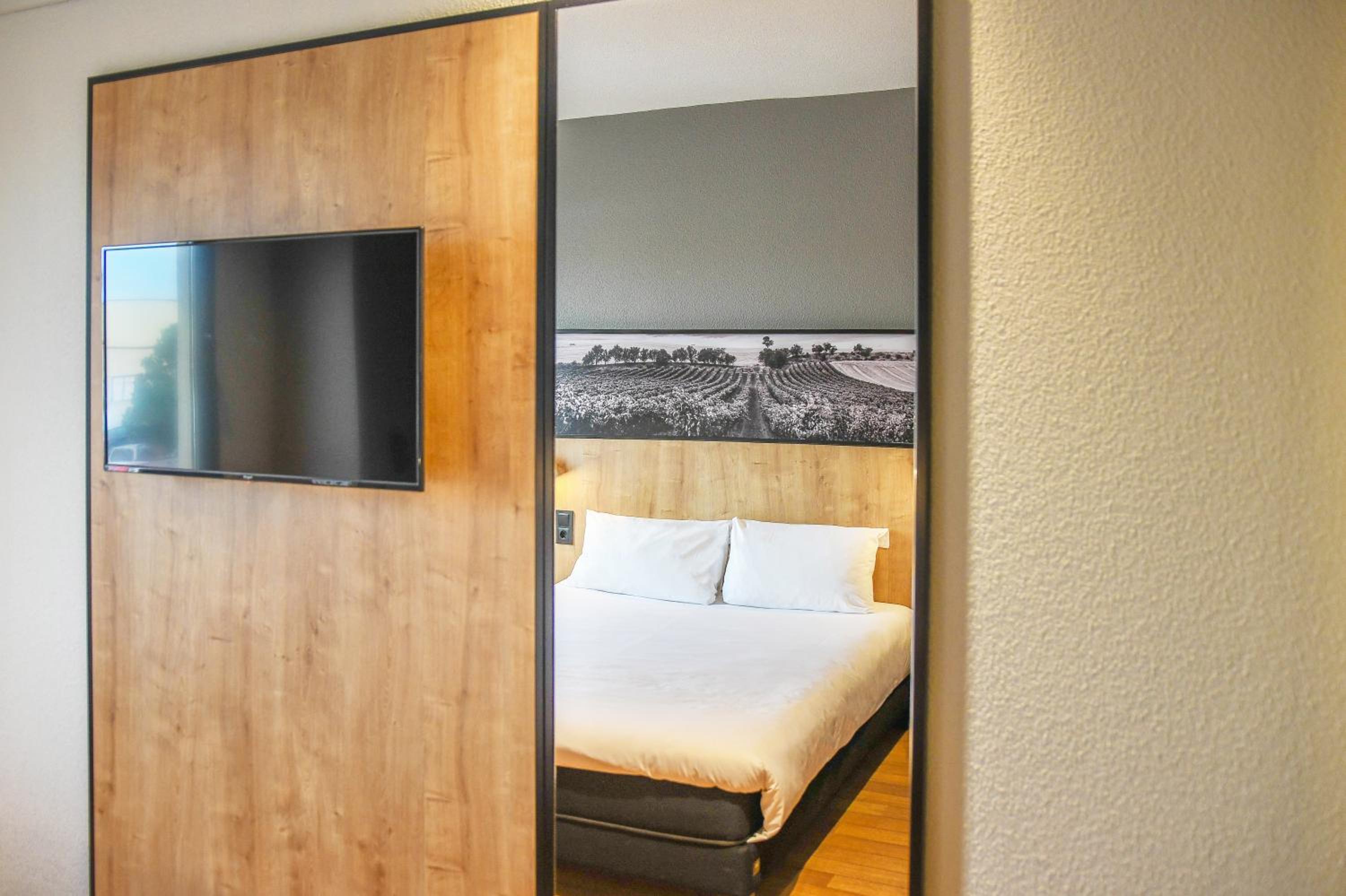Double Room - Photo 11