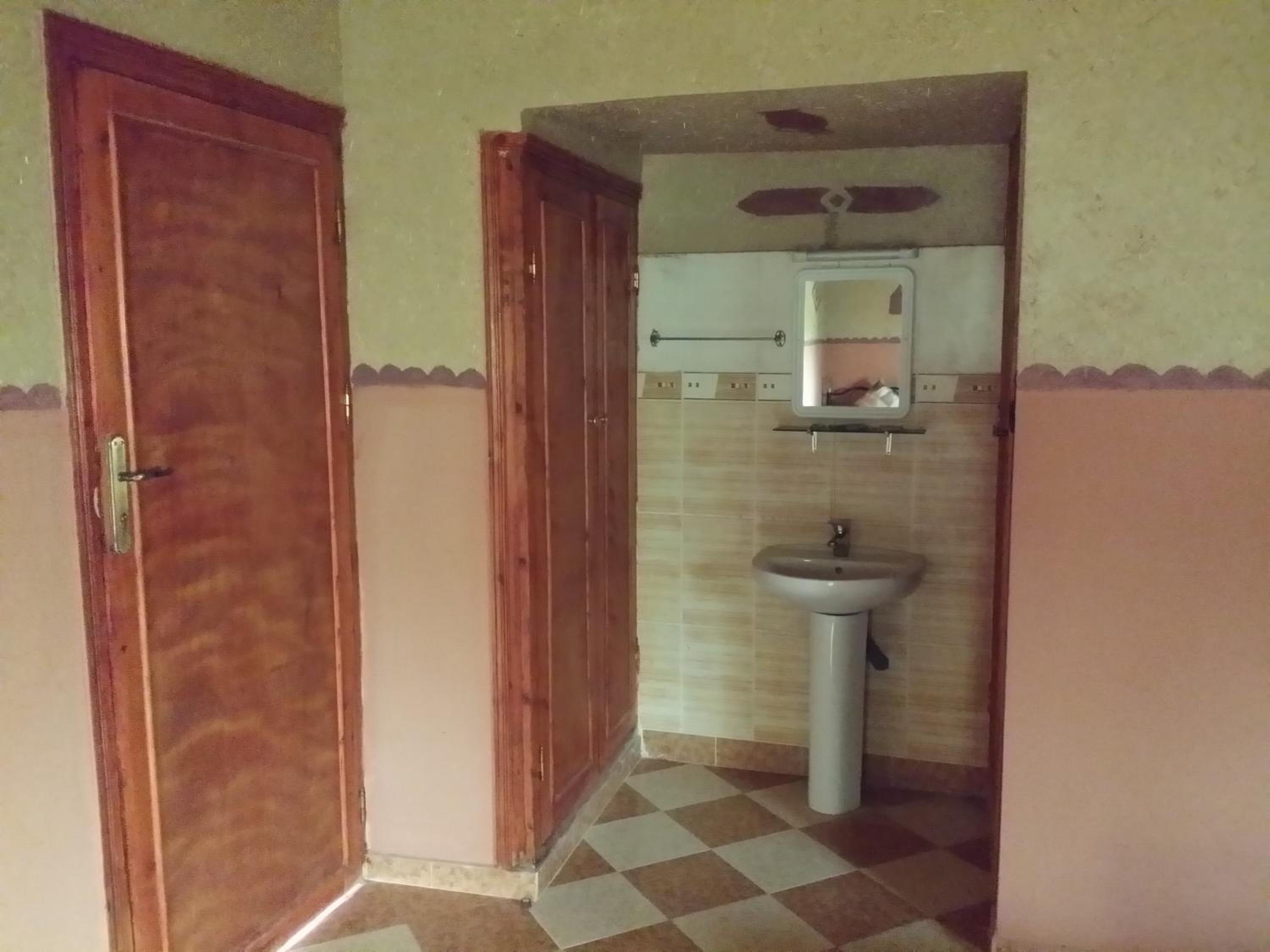 Standard Triple Room - Photo 3