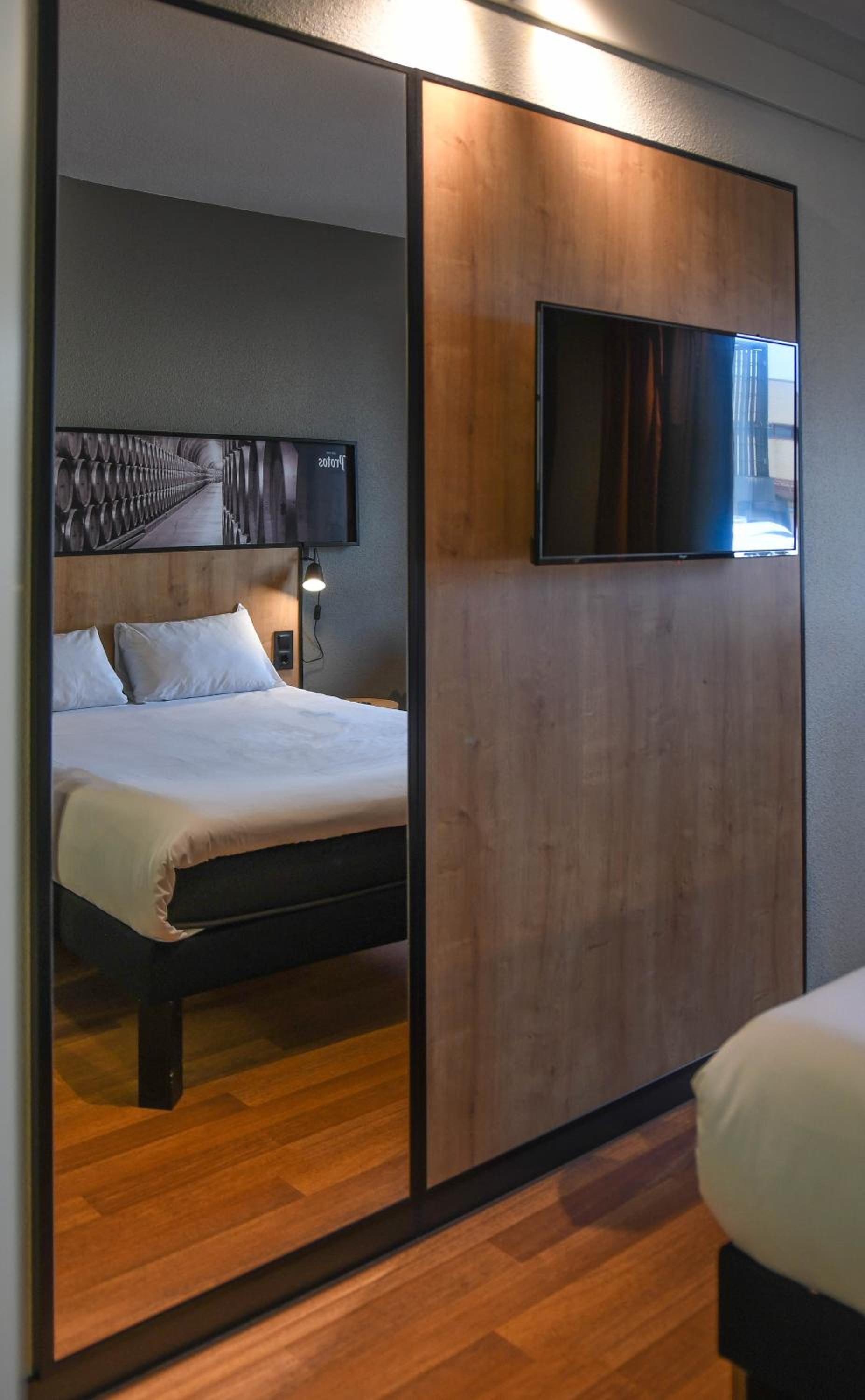 Double Room - Photo 24