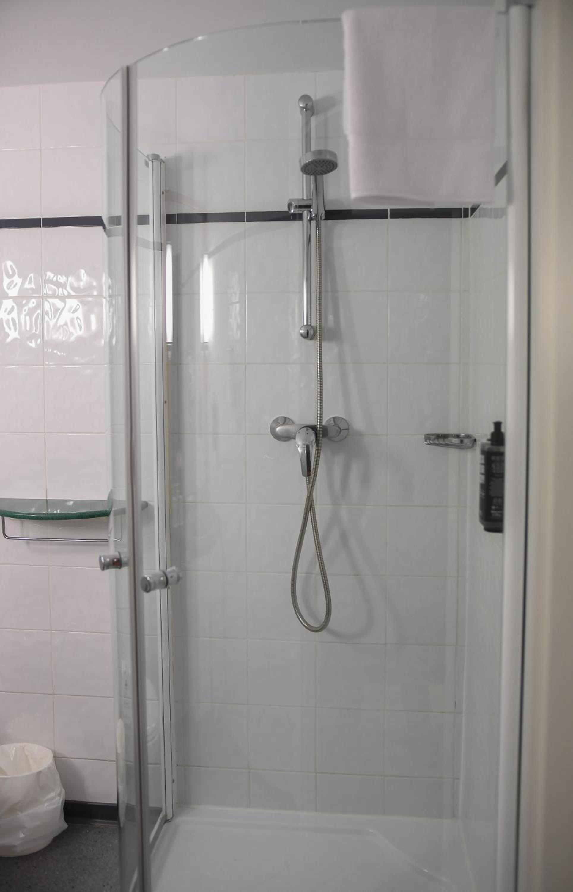 Double Room - Photo 14
