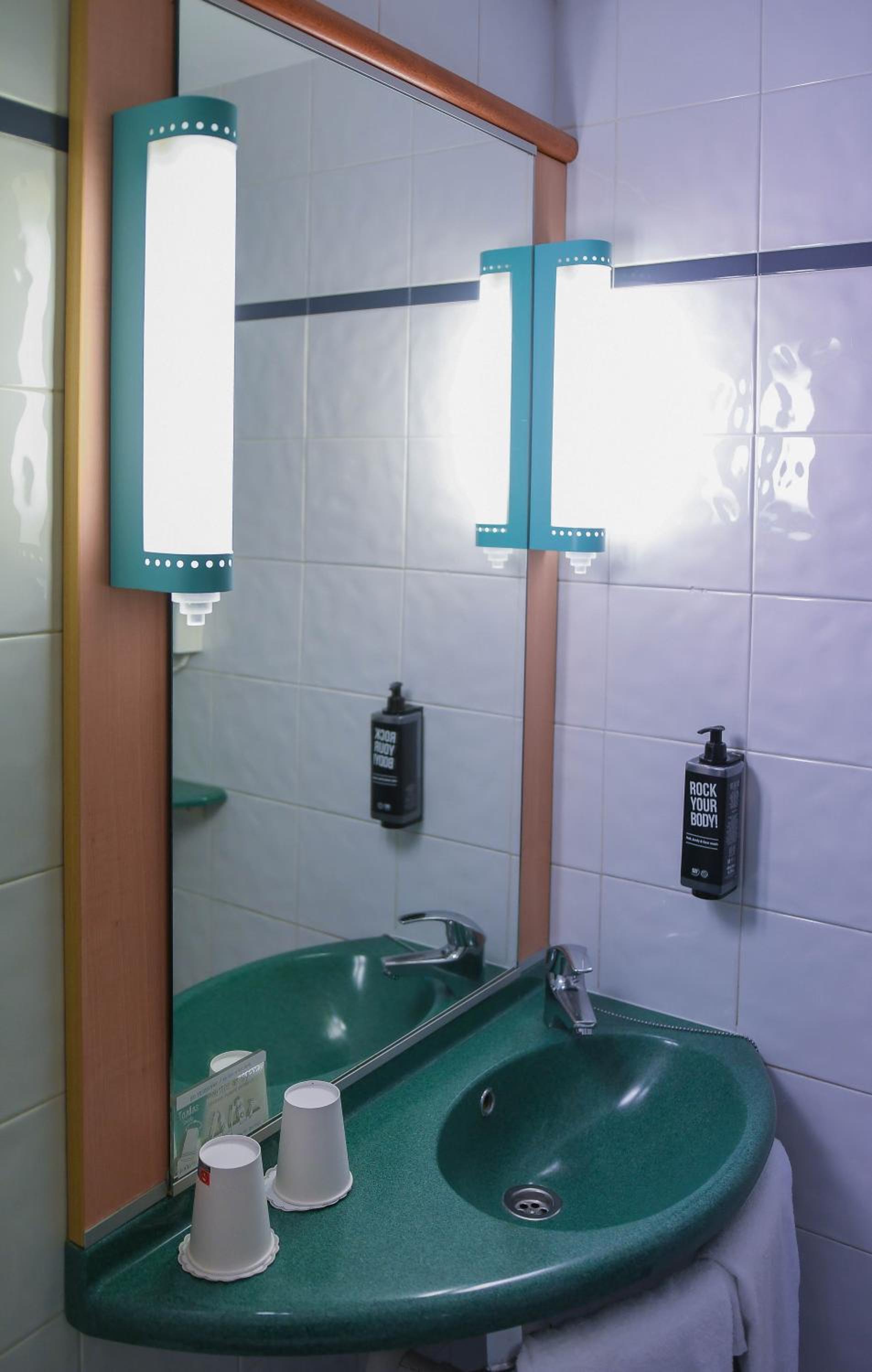 Double Room - Photo 23