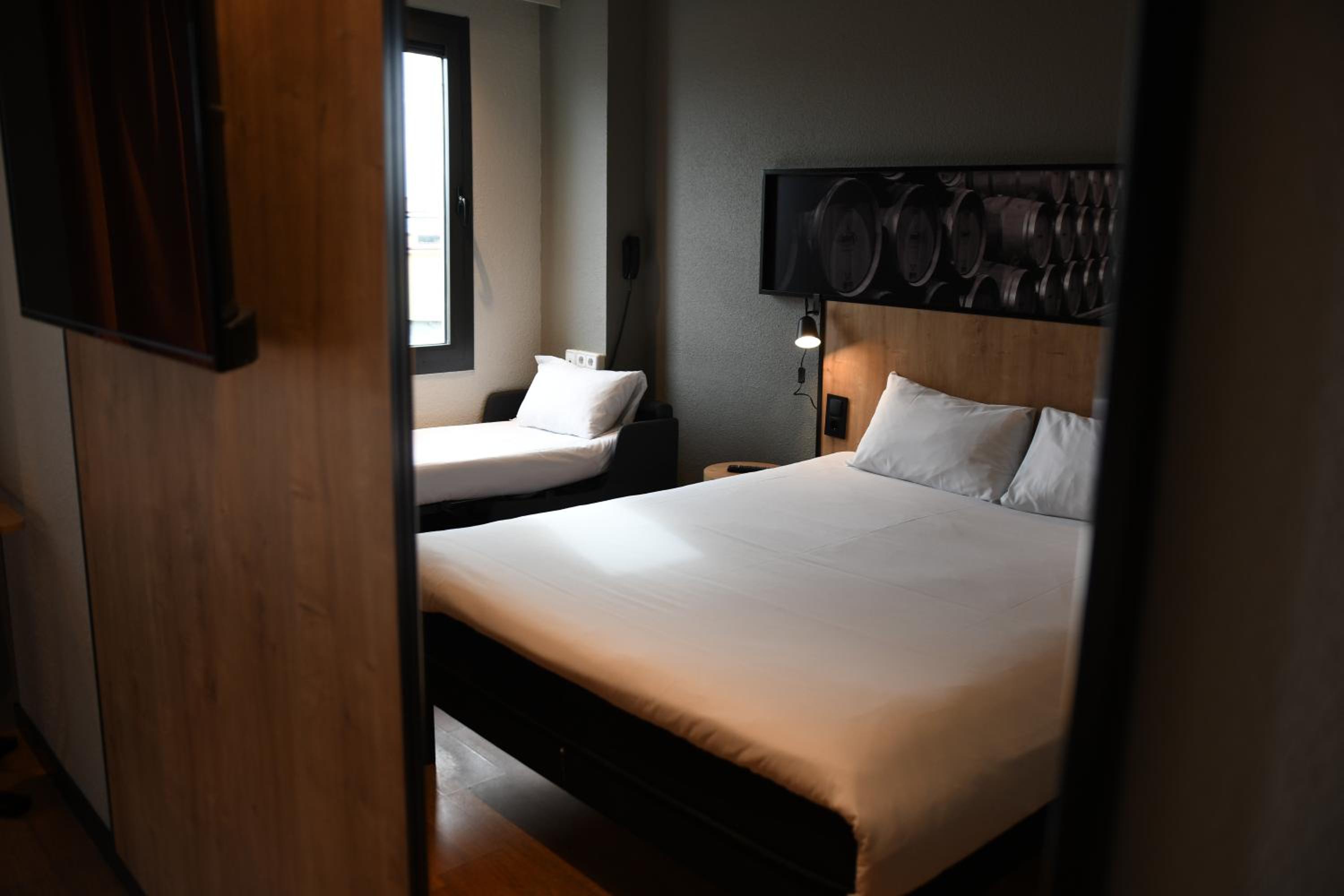Double Room with Extra Child Bed photo 3
