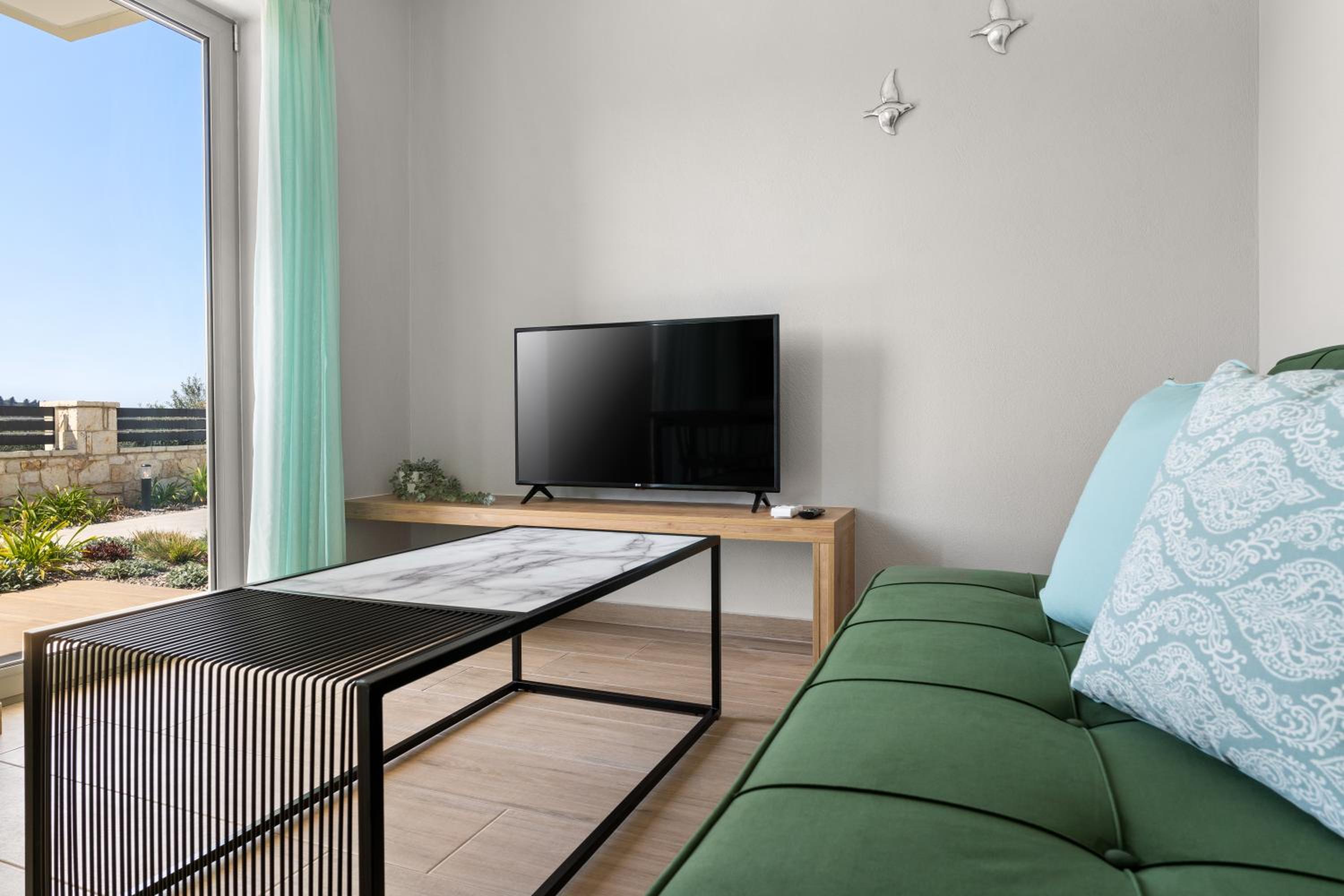 Junior Suite With Pool View