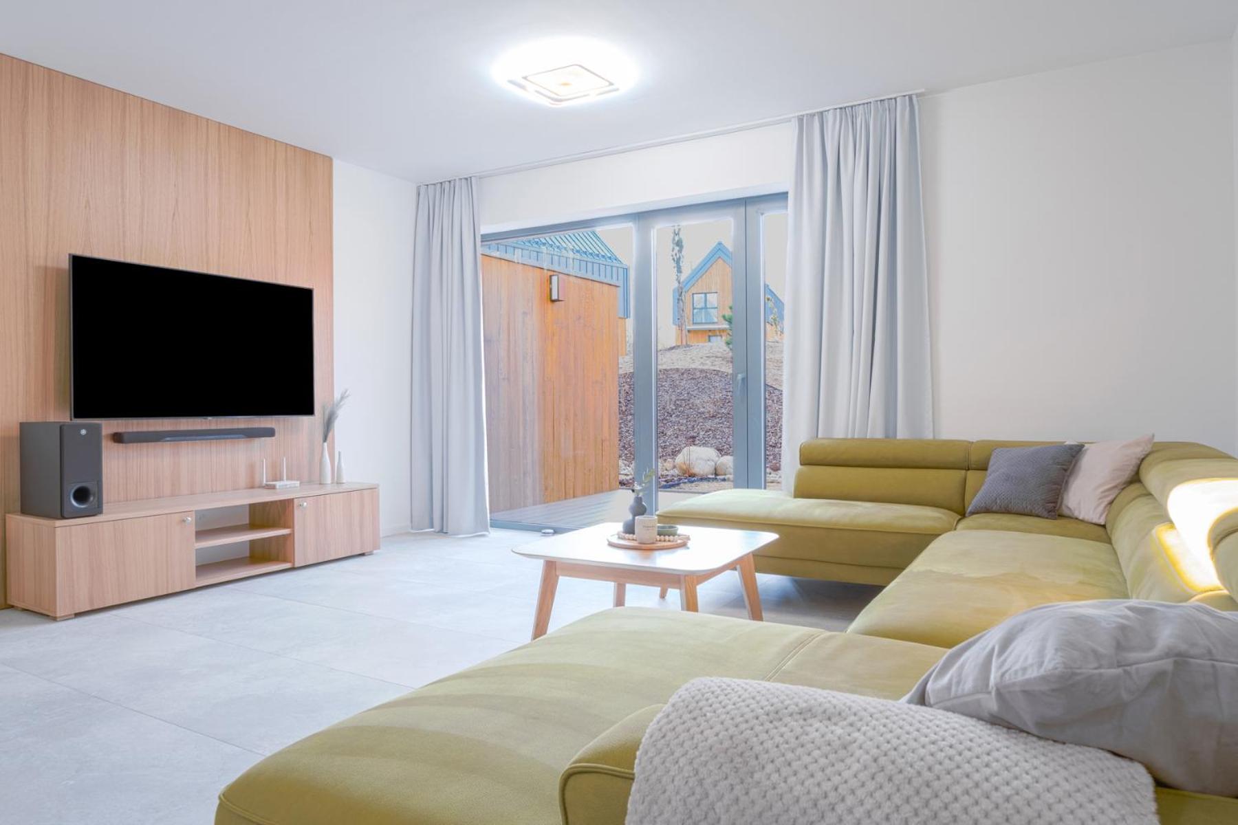 Apartment with Mountain View - Photo 2