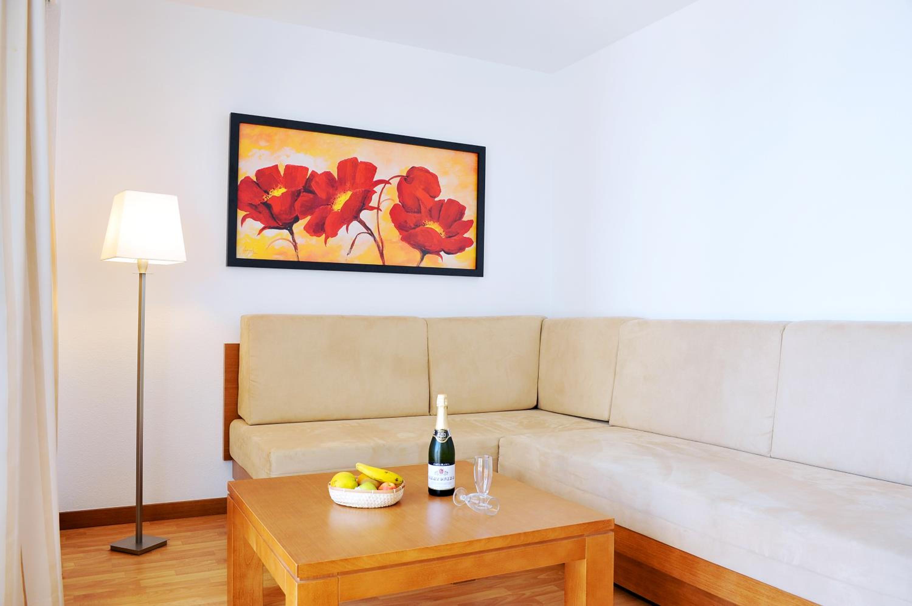 Suite with Sea View - Photo 4