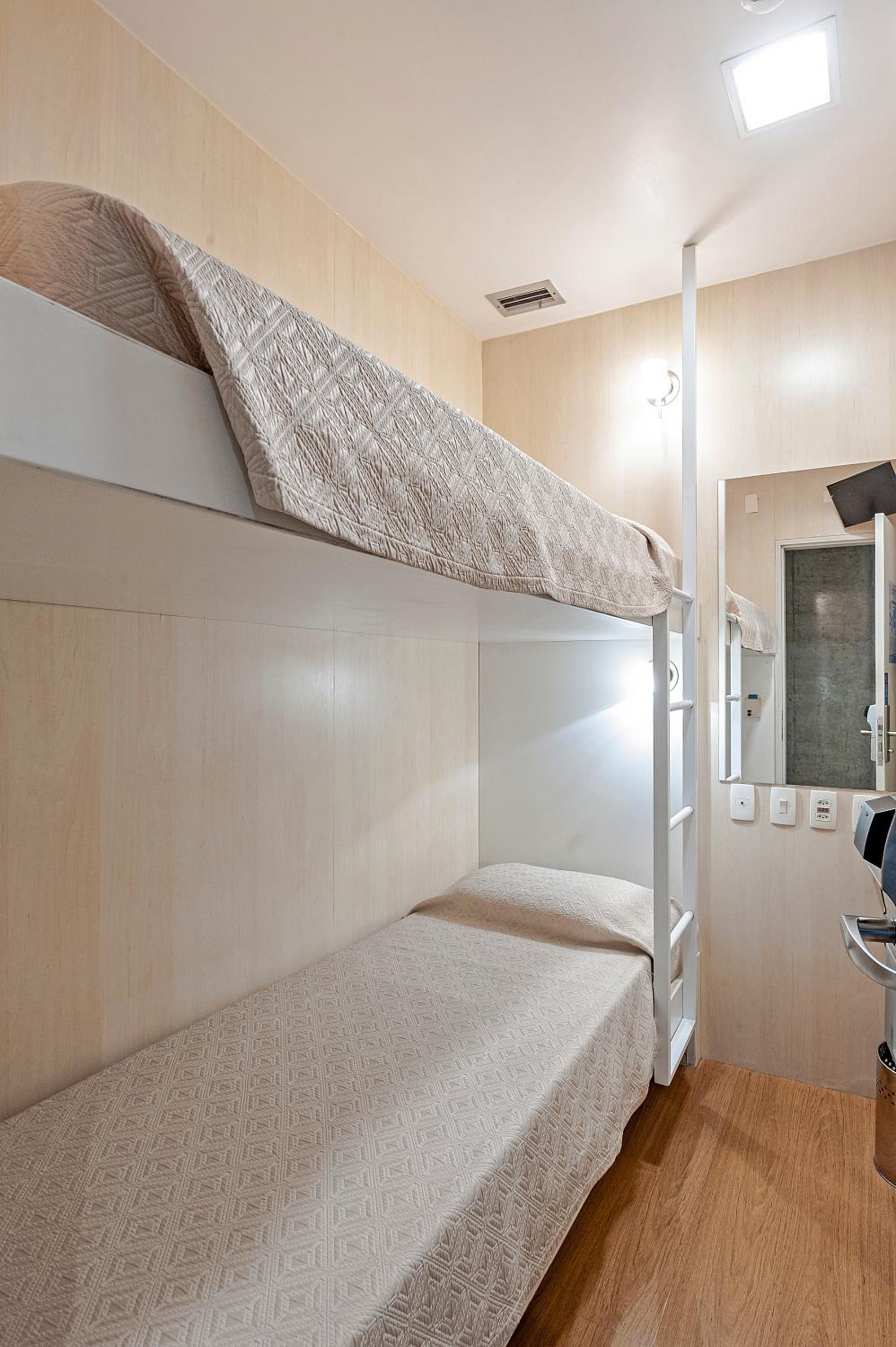Quarto Duplo com Cama Beliche e Banheiro Externo photo 1