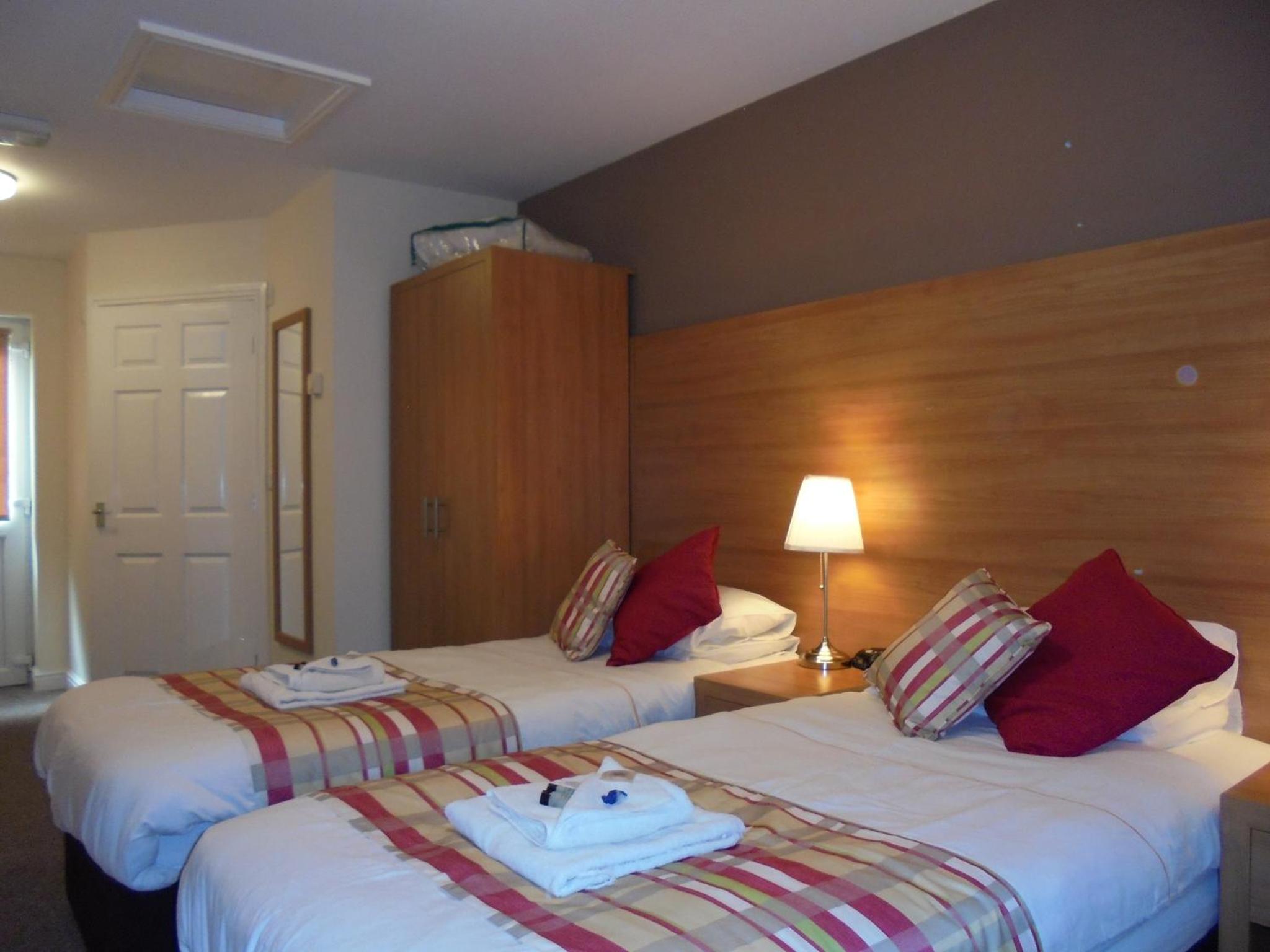 Small Twin Room photo 1