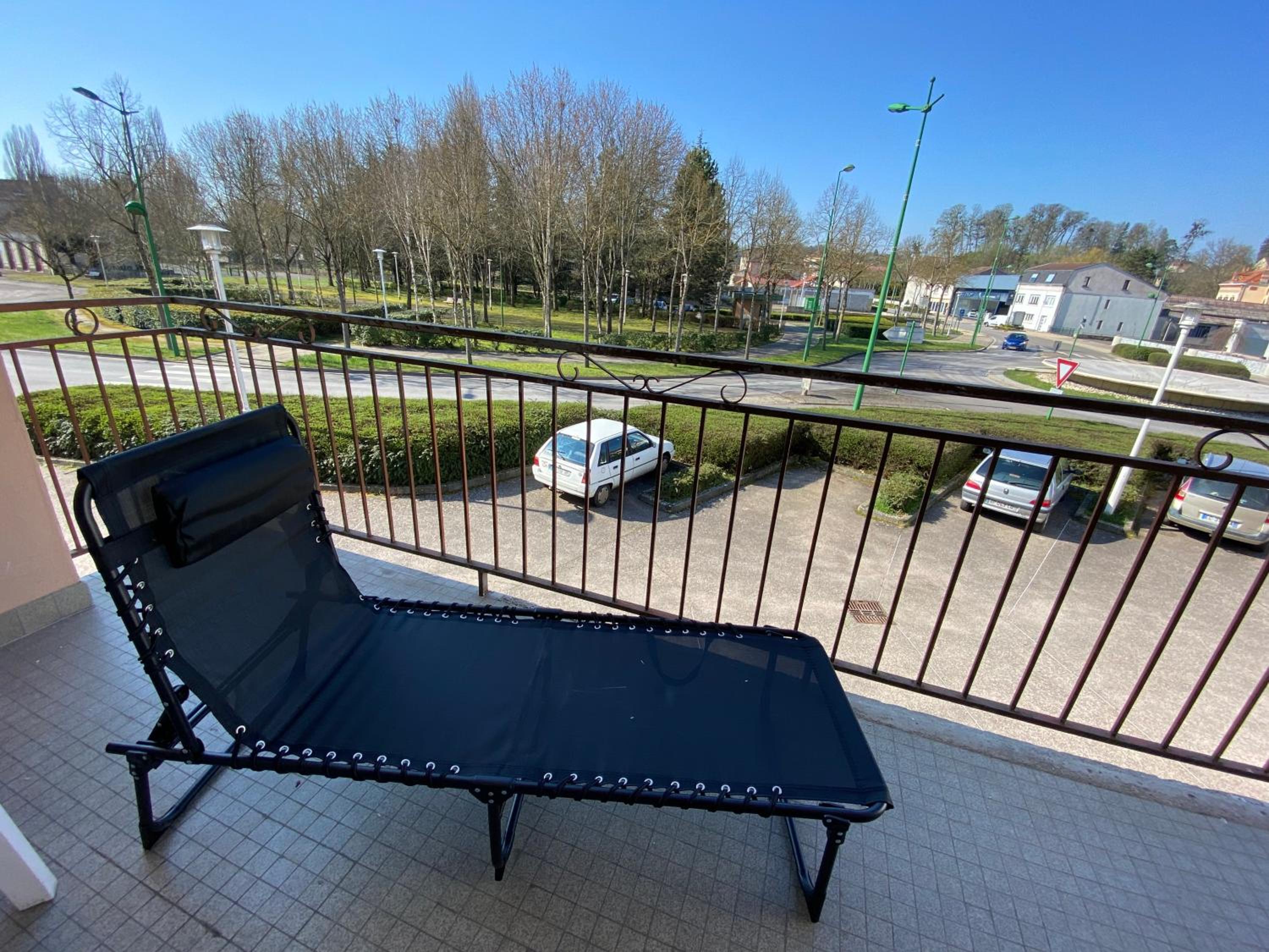 Apartment with Balcony - Photo 9