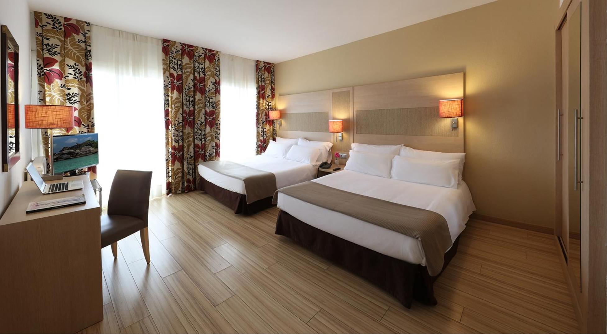 Standard Quadruple Room - Photo 1