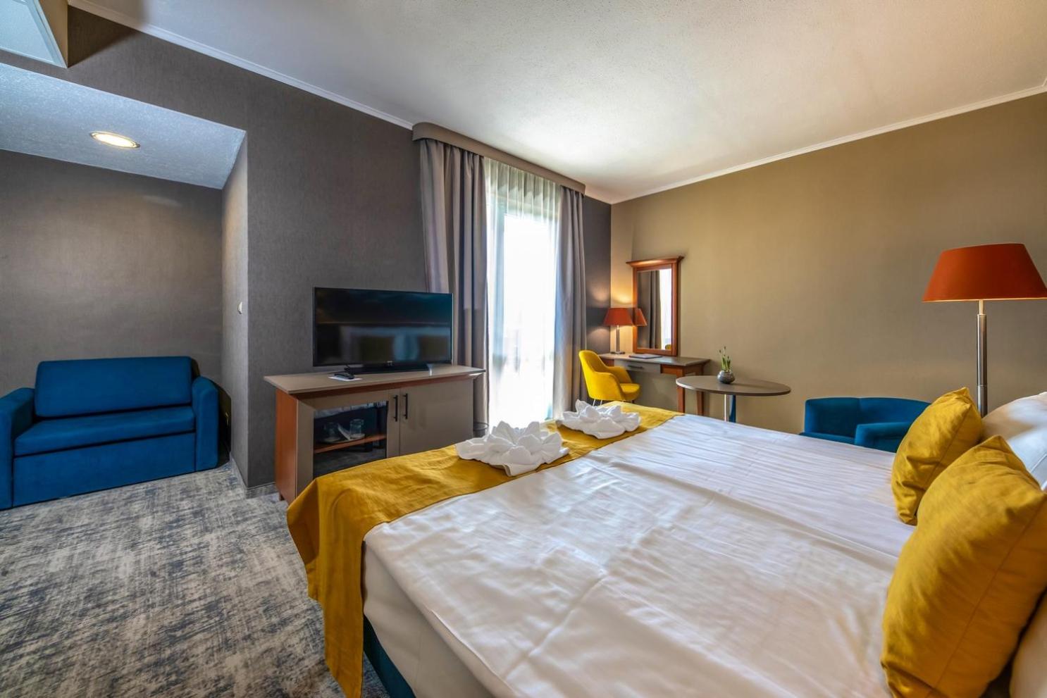 Large Double or Twin Room - Photo 2