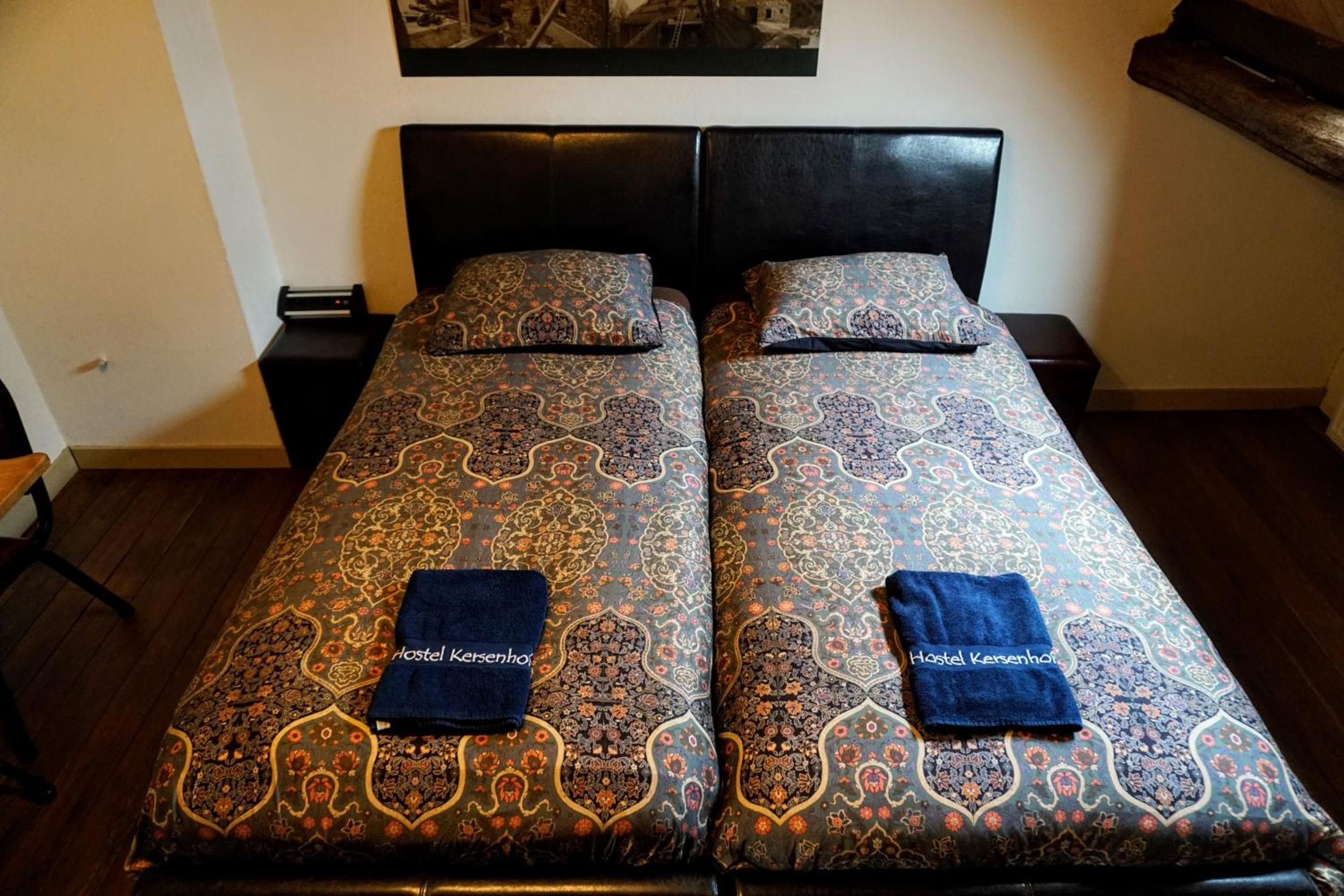 Double Room with Private Bathroom - Photo 9