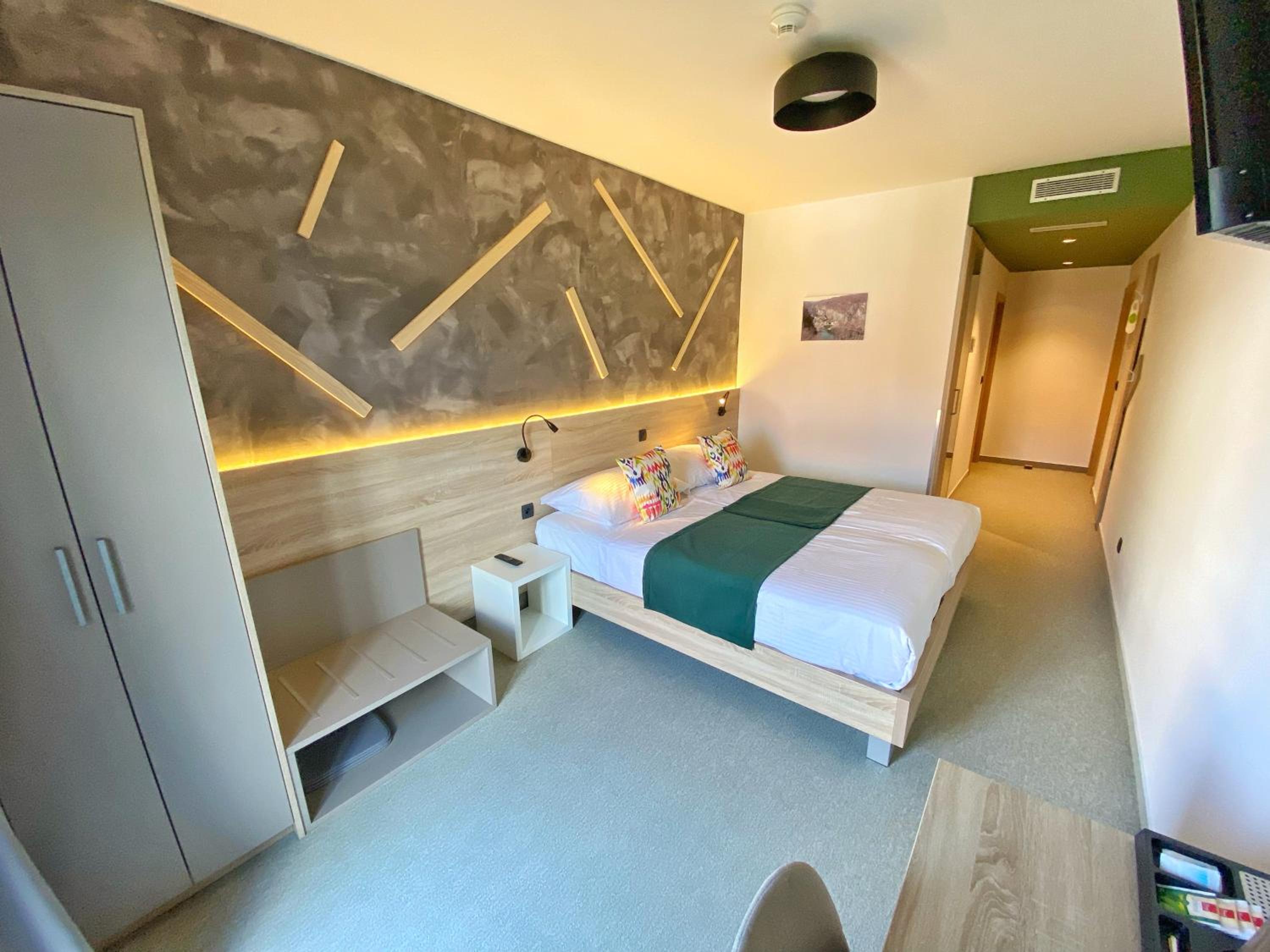 Standard Double or Twin Room photo 2