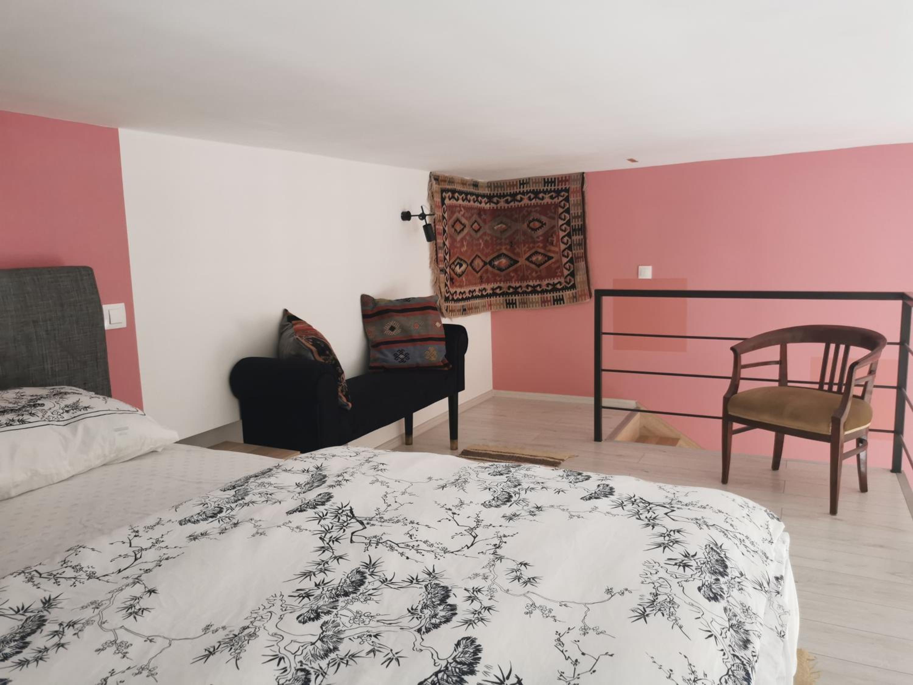 Apartment with Terrace - Photo 5