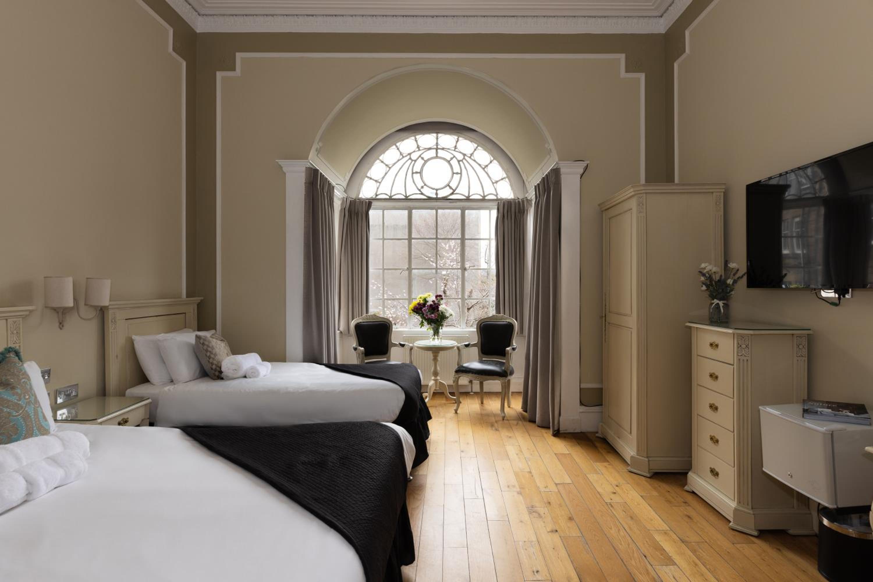 Quadruple Room - Photo 8