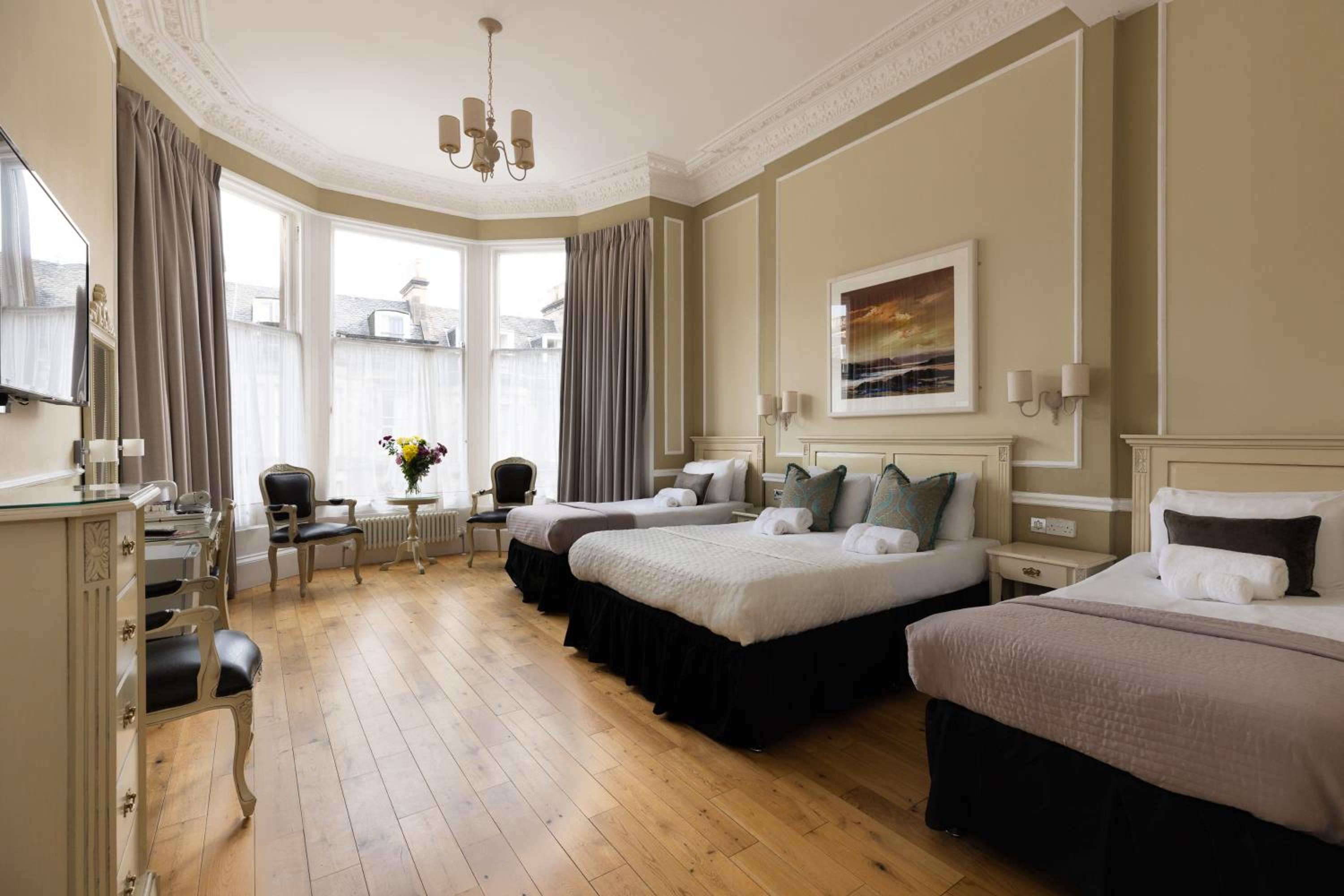 Quadruple Room - Photo 1