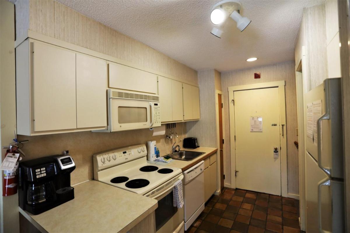 Two-Bedroom Condo photo 3