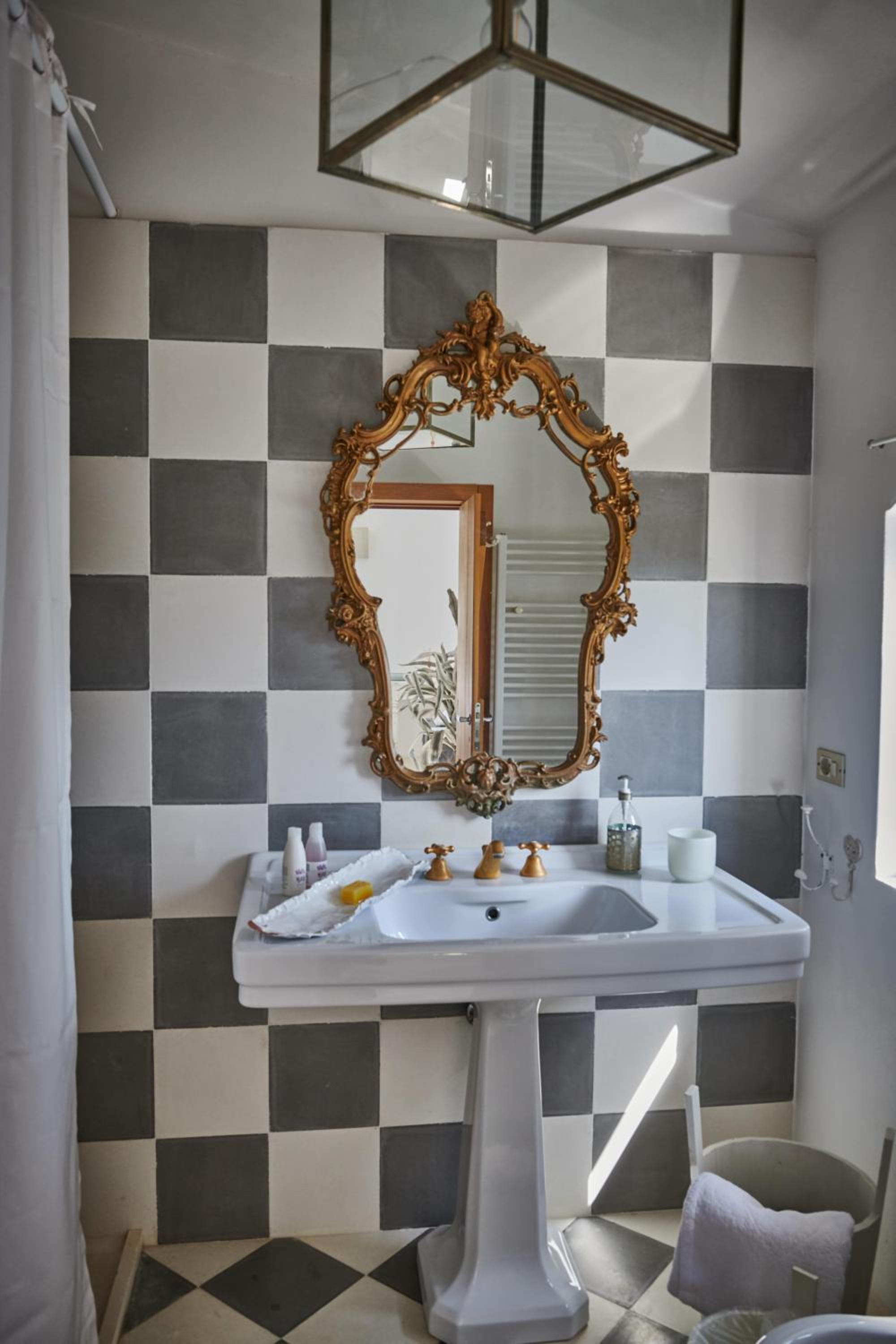 Suite - Photo 14