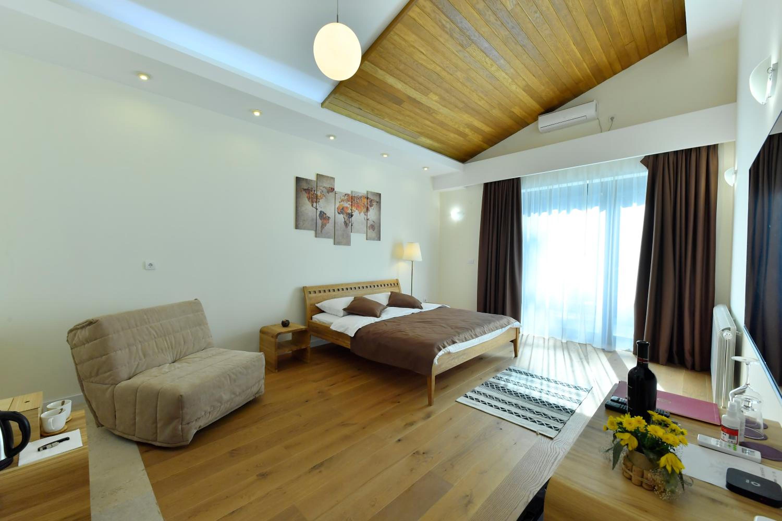 Deluxe Double Room photo 2