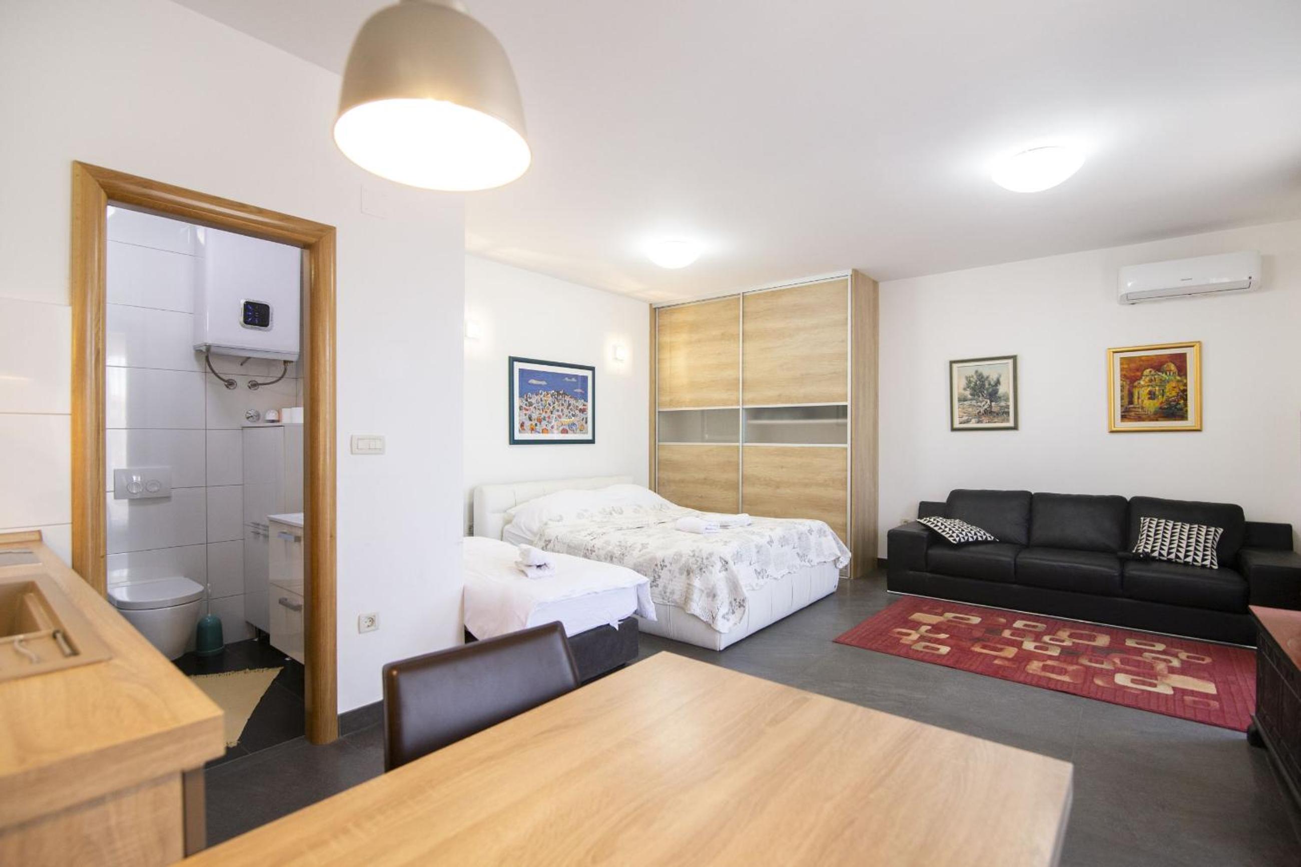 Apartment - Photo 27