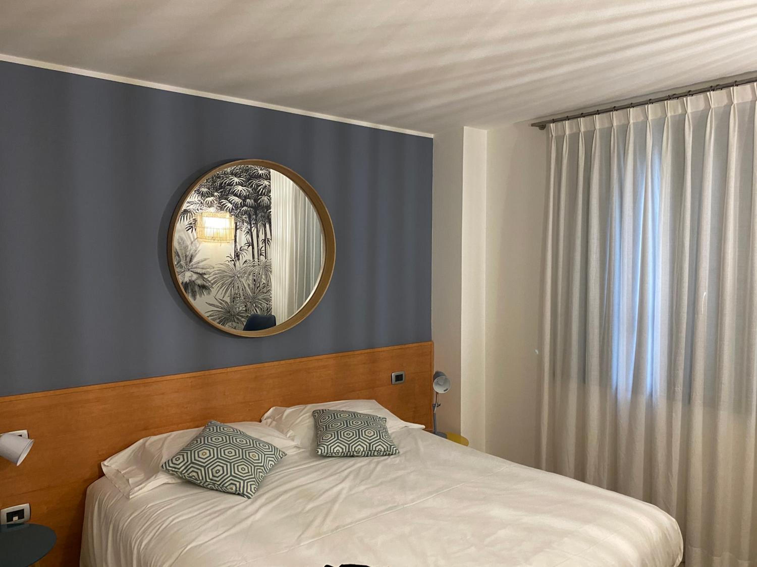 One-Bedroom Apartment - Separate Building - Photo 4