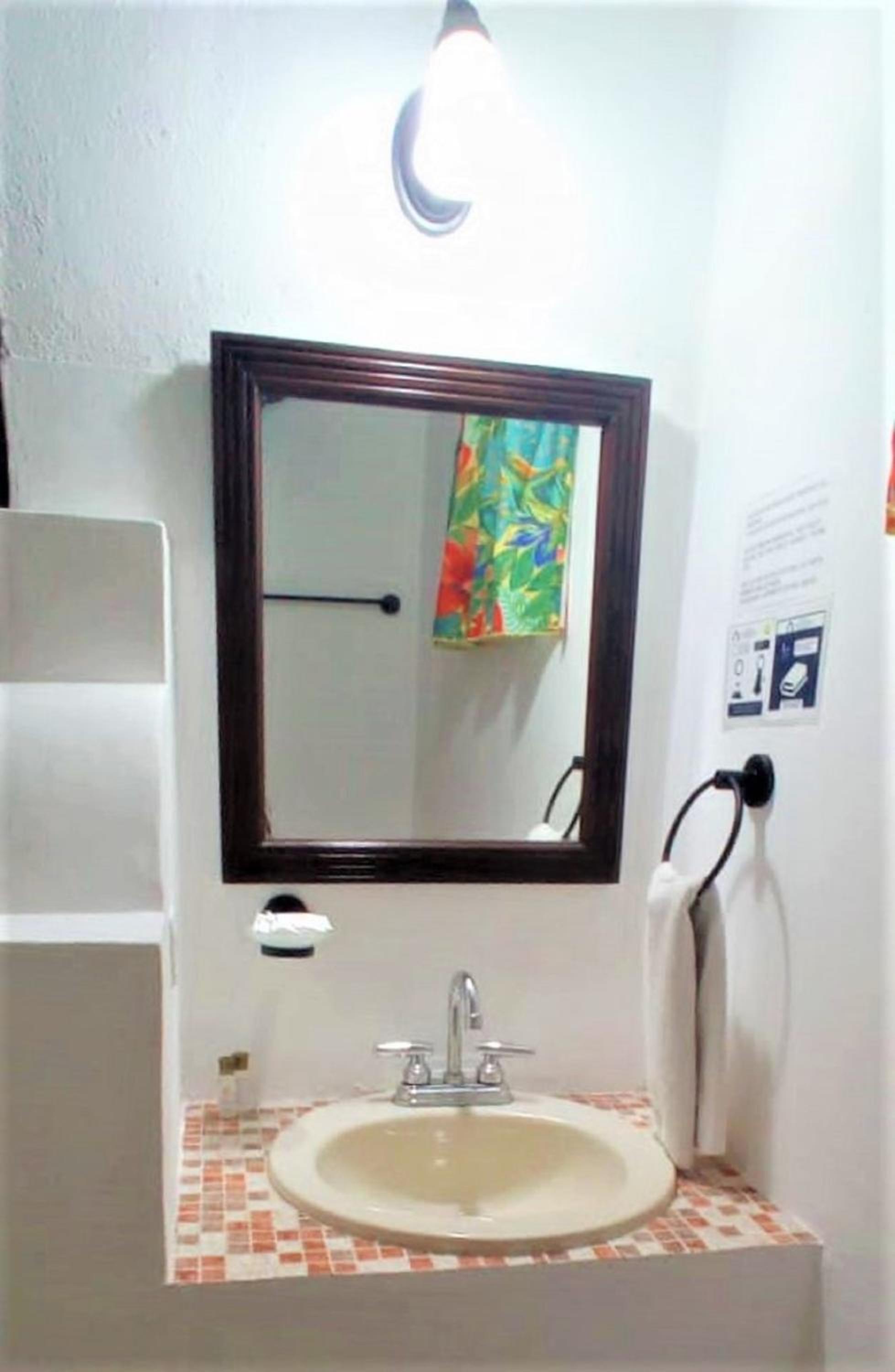 Double Room with Balcony - Photo 2